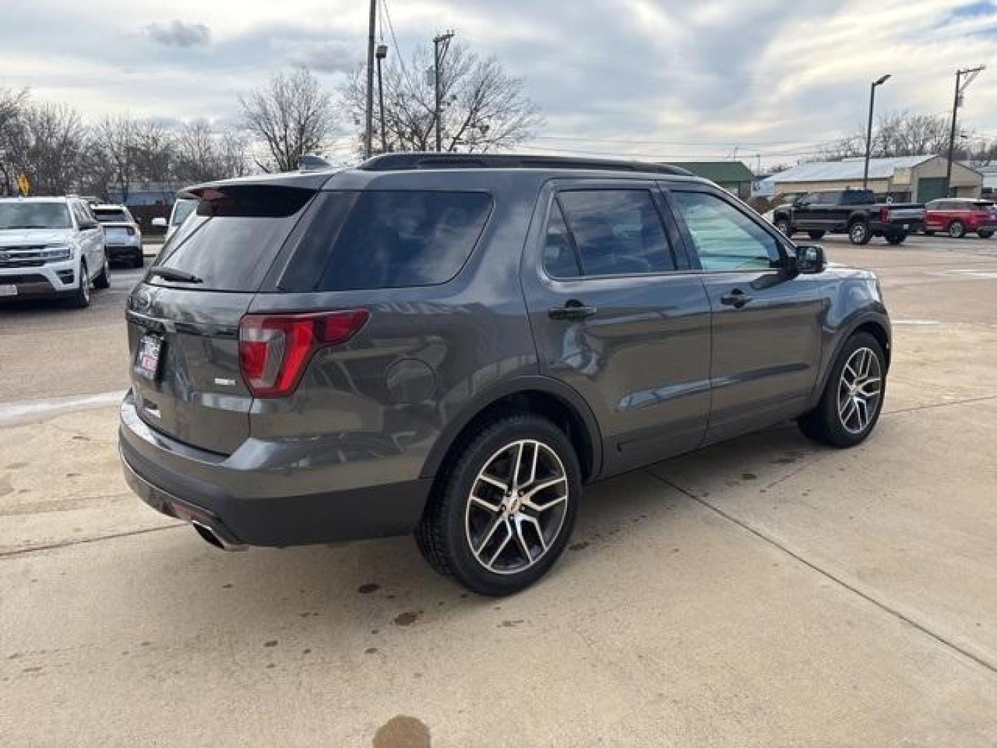 2017 Magnetic /Ebony Black Ford Explorer Sport (1FM5K8GT9HG) with an 3.5L V6 engine, Automatic transmission, located at 1105 E Mulberry, Kaufman, TX, 75142, (972) 962-2151, 32.589550, -96.300926 - Magnetic 2017 Ford Explorer 4D Sport Utility Sport 4WD 6-Speed Automatic with Select-Shift 3.5L V6 4WD.<br><br><br>Recent Arrival! Odometer is 13872 miles below market average!<br><br>Awards:<br> * 2017 KBB.com 10 Most Awarded Brands * 2017 KBB.com Brand Image Awards<br>Please call Paul Murrey Fo - Photo#5