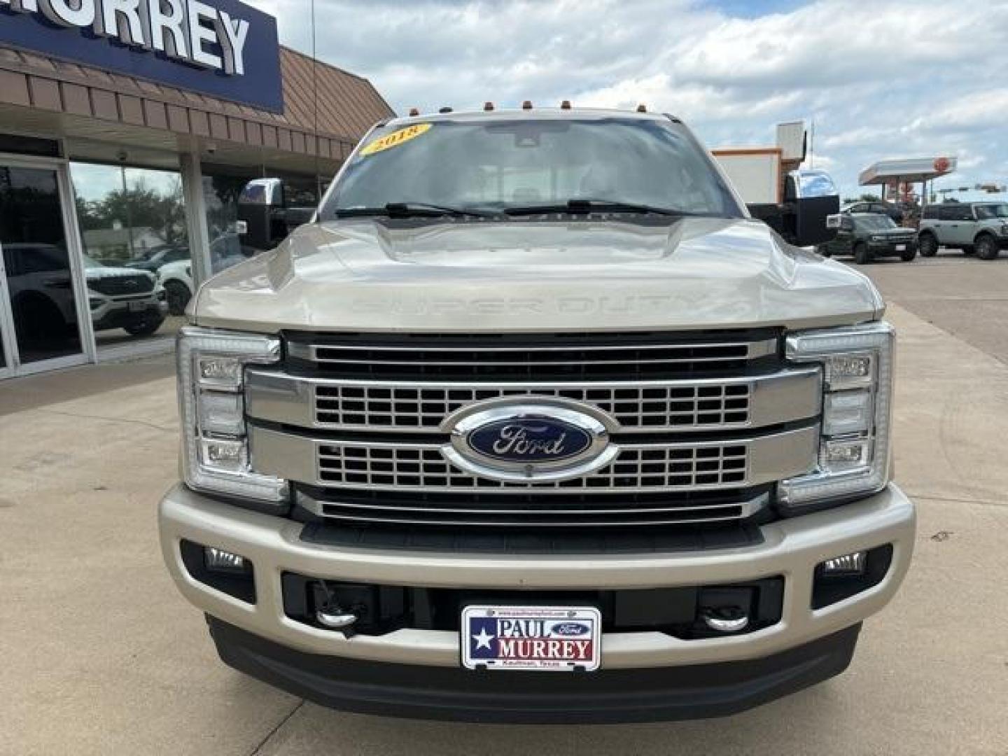 2018 White Gold Metallic /Black Ford F-350SD (1FT8W3BT5JE) with an Power Stroke 6.7L V8 DI 32V OHV Turbodiesel engine, Automatic transmission, located at 1105 E Mulberry, Kaufman, TX, 75142, (972) 962-2151, 32.589550, -96.300926 - White Gold 2018 Ford F-350SD 4D Crew Cab 4WD TorqShift 6-Speed Automatic Power Stroke 6.7L V8 DI 32V OHV Turbodiesel 4WD. Priced below KBB Fair Purchase Price!<br><br><br>Odometer is 13359 miles below market average!<br><br>Awards:<br> * 2018 KBB.com Brand Image Awards * 2018 KBB.com 10 Most Awar - Photo#8