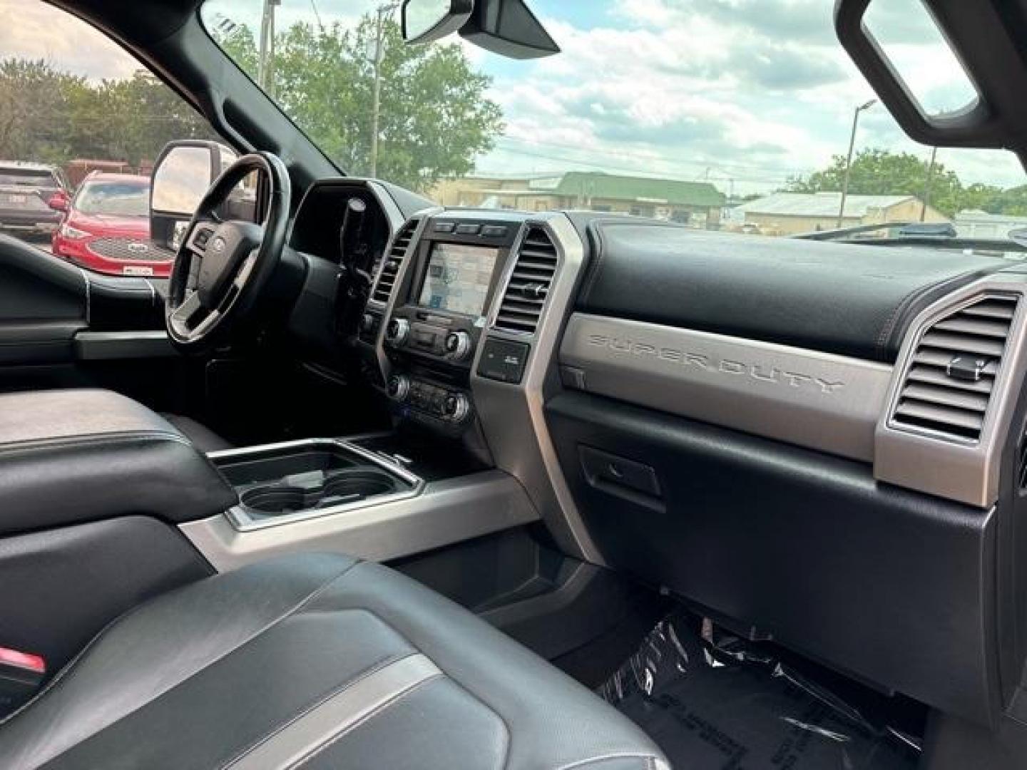 2018 White Gold Metallic /Black Ford F-350SD (1FT8W3BT5JE) with an Power Stroke 6.7L V8 DI 32V OHV Turbodiesel engine, Automatic transmission, located at 1105 E Mulberry, Kaufman, TX, 75142, (972) 962-2151, 32.589550, -96.300926 - White Gold 2018 Ford F-350SD 4D Crew Cab 4WD TorqShift 6-Speed Automatic Power Stroke 6.7L V8 DI 32V OHV Turbodiesel 4WD. Priced below KBB Fair Purchase Price!<br><br><br>Odometer is 13359 miles below market average!<br><br>Awards:<br> * 2018 KBB.com Brand Image Awards * 2018 KBB.com 10 Most Awar - Photo#18