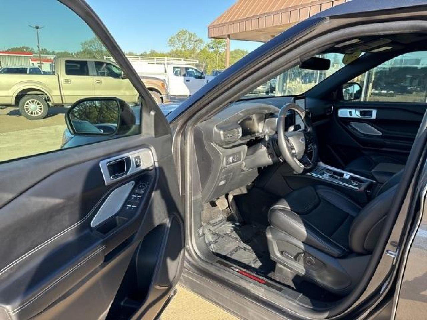 2020 Magnetic /Ebony Ford Explorer ST (1FM5K8GC7LG) with an 3.0L EcoBoost V6 engine, Automatic transmission, located at 1105 E Mulberry, Kaufman, TX, 75142, (972) 962-2151, 32.589550, -96.300926 - Magnetic 2020 Ford Explorer 4D Sport Utility ST 4WD 10-Speed Automatic 3.0L EcoBoost V6 4WD. Priced below KBB Fair Purchase Price!<br><br><br>Odometer is 34049 miles below market average!<br><br>Awards:<br> * 2020 KBB.com 10 Best SUVs Worth Waiting For * 2020 KBB.com 10 Favorite New-for-2020 Cars - Photo#8