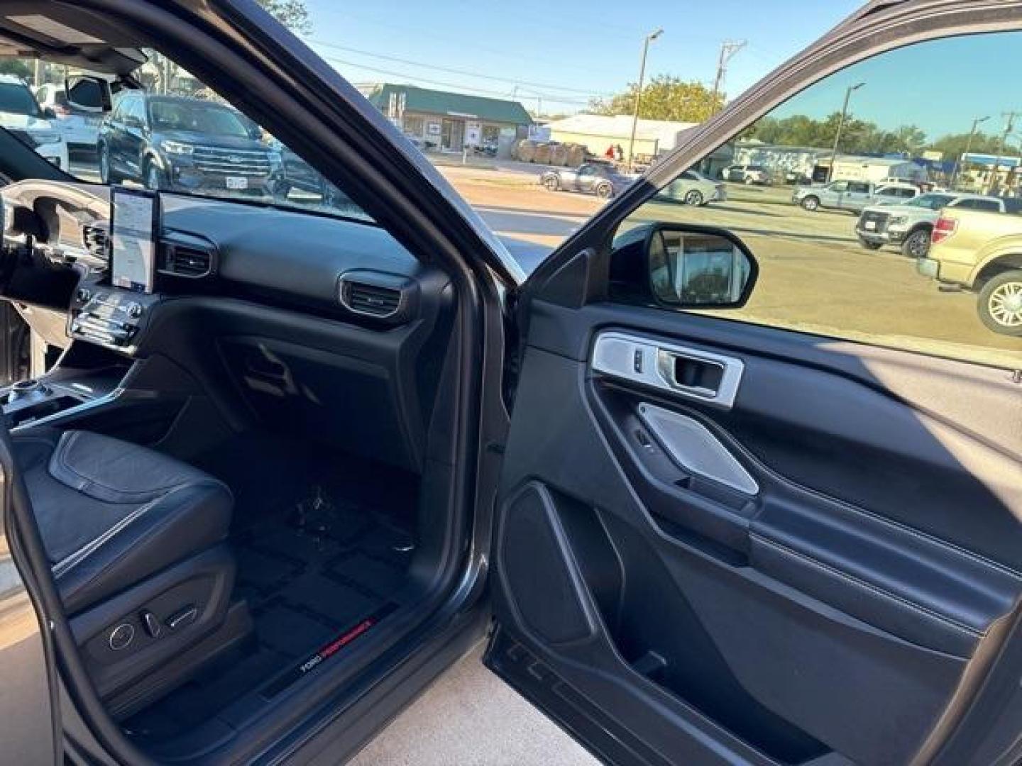 2020 Magnetic /Ebony Ford Explorer ST (1FM5K8GC7LG) with an 3.0L EcoBoost V6 engine, Automatic transmission, located at 1105 E Mulberry, Kaufman, TX, 75142, (972) 962-2151, 32.589550, -96.300926 - Magnetic 2020 Ford Explorer 4D Sport Utility ST 4WD 10-Speed Automatic 3.0L EcoBoost V6 4WD. Priced below KBB Fair Purchase Price!<br><br><br>Odometer is 34049 miles below market average!<br><br>Awards:<br> * 2020 KBB.com 10 Best SUVs Worth Waiting For * 2020 KBB.com 10 Favorite New-for-2020 Cars - Photo#18