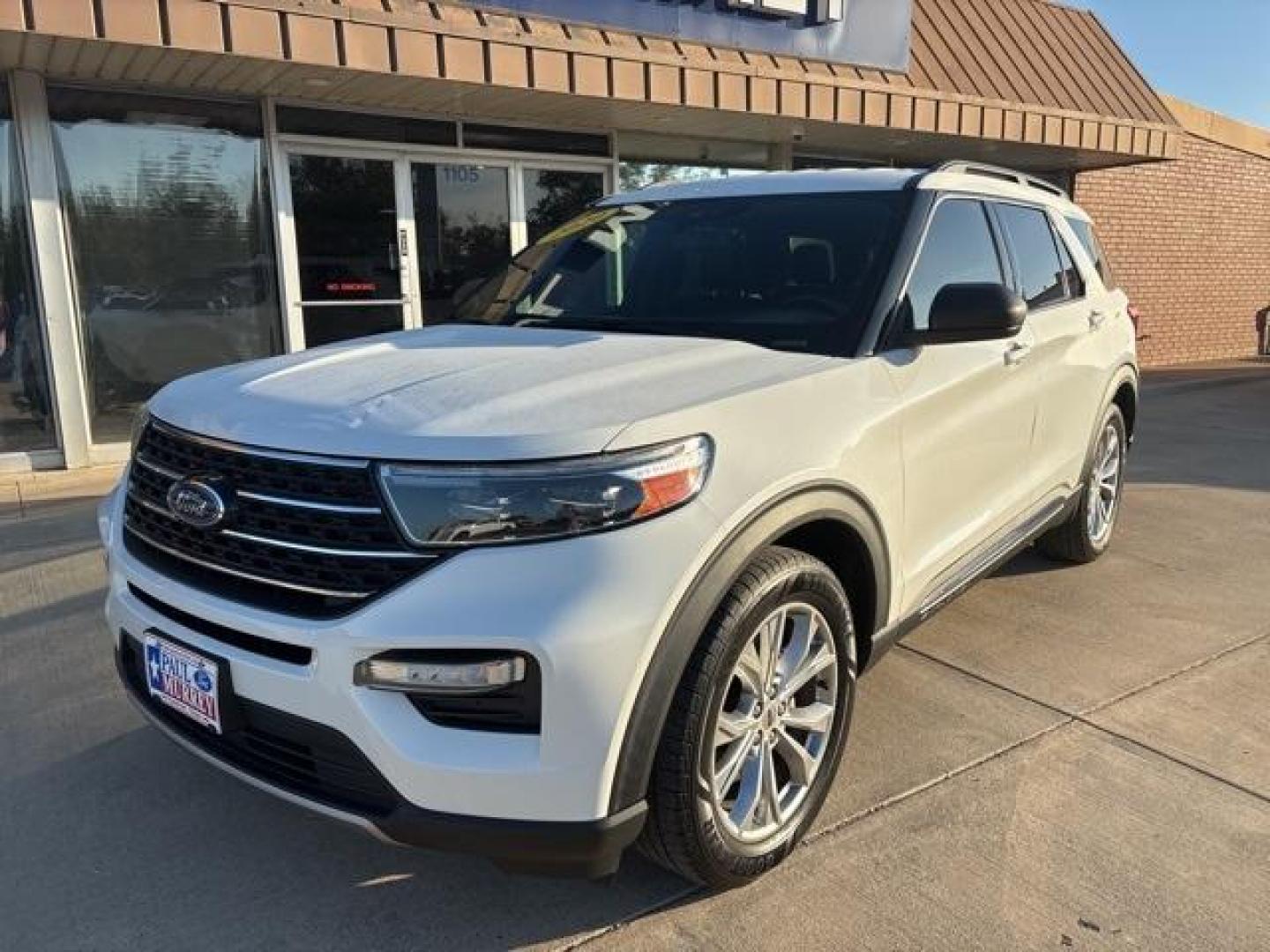 2020 White /Ebony With Light Slate Uppers Ford Explorer XLT (1FMSK7DH8LG) with an 2.3L EcoBoost I-4 engine, Automatic transmission, located at 1105 E Mulberry, Kaufman, TX, 75142, (972) 962-2151, 32.589550, -96.300926 - White 2020 Ford Explorer 4D Sport Utility XLT RWD 10-Speed Automatic 2.3L EcoBoost I-4<br><br><br>21/28 City/Highway MPG<br><br>Awards:<br> * 2020 KBB.com 10 Favorite New-for-2020 Cars * 2020 KBB.com 10 Best SUVs Worth Waiting For<br>Please call Paul Murrey Ford Inc. In Kaufman Texas A Family Dea - Photo#1