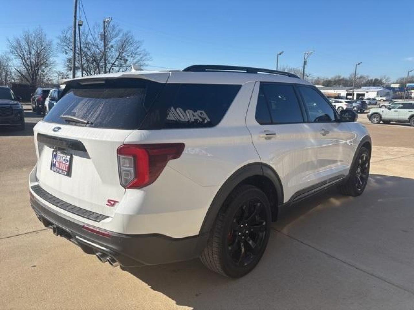 2020 White /Ebony Ford Explorer ST (1FM5K8GC5LG) with an 3.0L EcoBoost V6 engine, Automatic transmission, located at 1105 E Mulberry, Kaufman, TX, 75142, (972) 962-2151, 32.589550, -96.300926 - White 2020 Ford Explorer 4D Sport Utility ST 4WD 10-Speed Automatic 3.0L EcoBoost V6 4WD.<br><br><br>Awards:<br> * 2020 KBB.com 10 Favorite New-for-2020 Cars * 2020 KBB.com 10 Best SUVs Worth Waiting For<br>Please call Paul Murrey Ford Inc. In Kaufman Texas A Family Dealership Since 1952 Serving - Photo#2