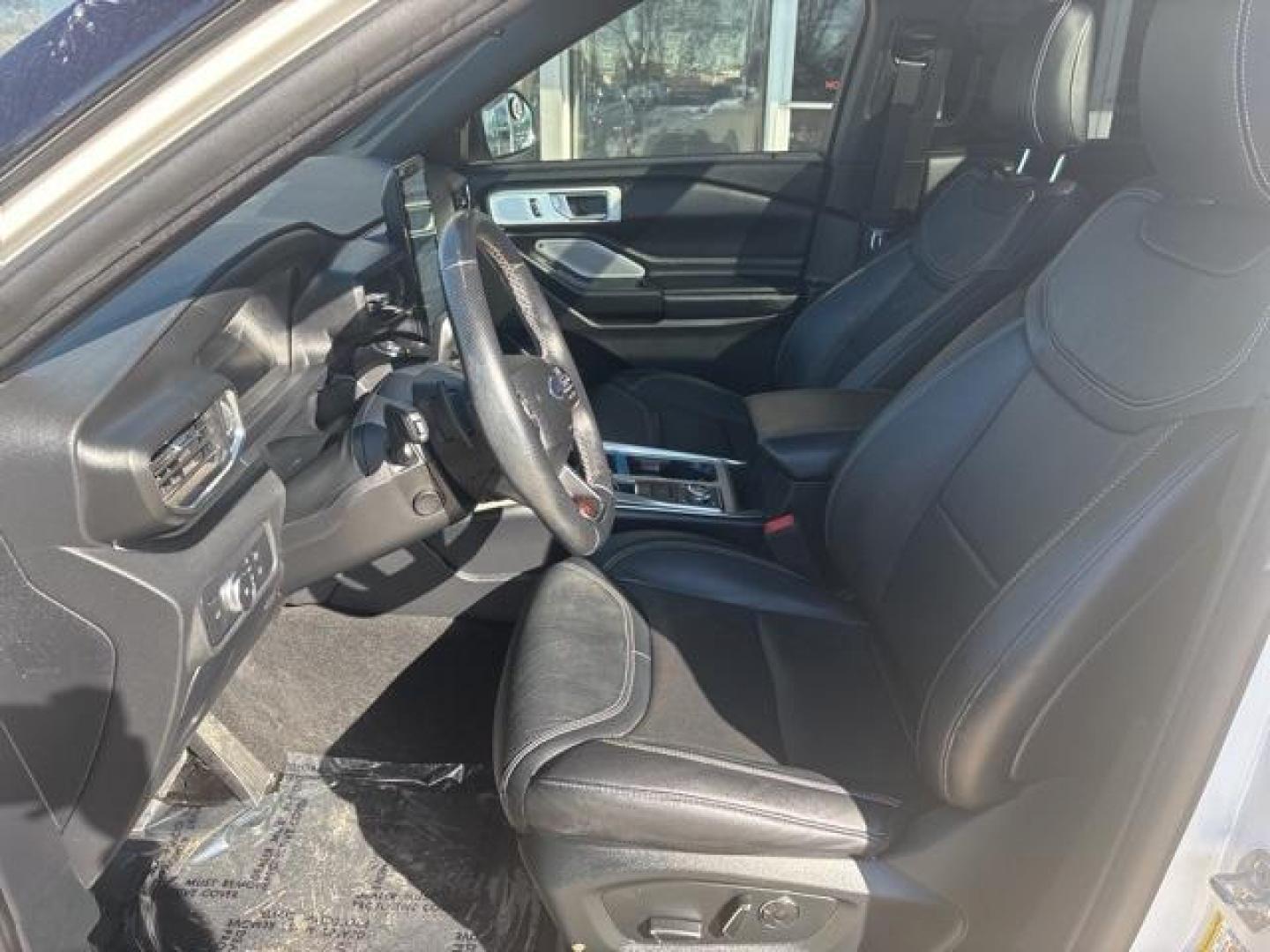 2020 White /Ebony Ford Explorer ST (1FM5K8GC5LG) with an 3.0L EcoBoost V6 engine, Automatic transmission, located at 1105 E Mulberry, Kaufman, TX, 75142, (972) 962-2151, 32.589550, -96.300926 - White 2020 Ford Explorer 4D Sport Utility ST 4WD 10-Speed Automatic 3.0L EcoBoost V6 4WD.<br><br><br>Awards:<br> * 2020 KBB.com 10 Favorite New-for-2020 Cars * 2020 KBB.com 10 Best SUVs Worth Waiting For<br>Please call Paul Murrey Ford Inc. In Kaufman Texas A Family Dealership Since 1952 Serving - Photo#5