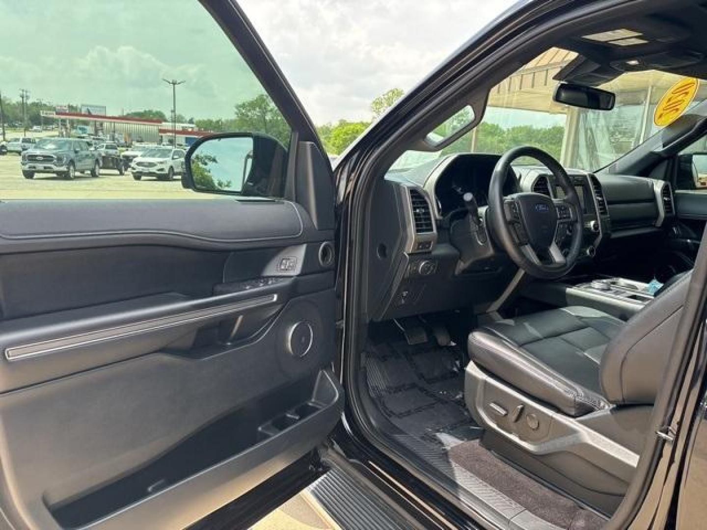 2020 Black /Ebony Ford Expedition XLT (1FMJU1HT1LE) with an EcoBoost 3.5L V6 GTDi DOHC 24V Twin Turbocharged engine, Automatic transmission, located at 1105 E Mulberry, Kaufman, TX, 75142, (972) 962-2151, 32.589550, -96.300926 - Black 2020 Ford Expedition 4D Sport Utility XLT RWD 10-Speed Automatic EcoBoost 3.5L V6 GTDi DOHC 24V Twin Turbocharged Priced below KBB Fair Purchase Price!<br><br><br>Awards:<br> * 2020 KBB.com Best Buy Awards<br>Please call Paul Murrey Ford Inc. In Kaufman Texas A Family Dealership Since 1952 Se - Photo#8