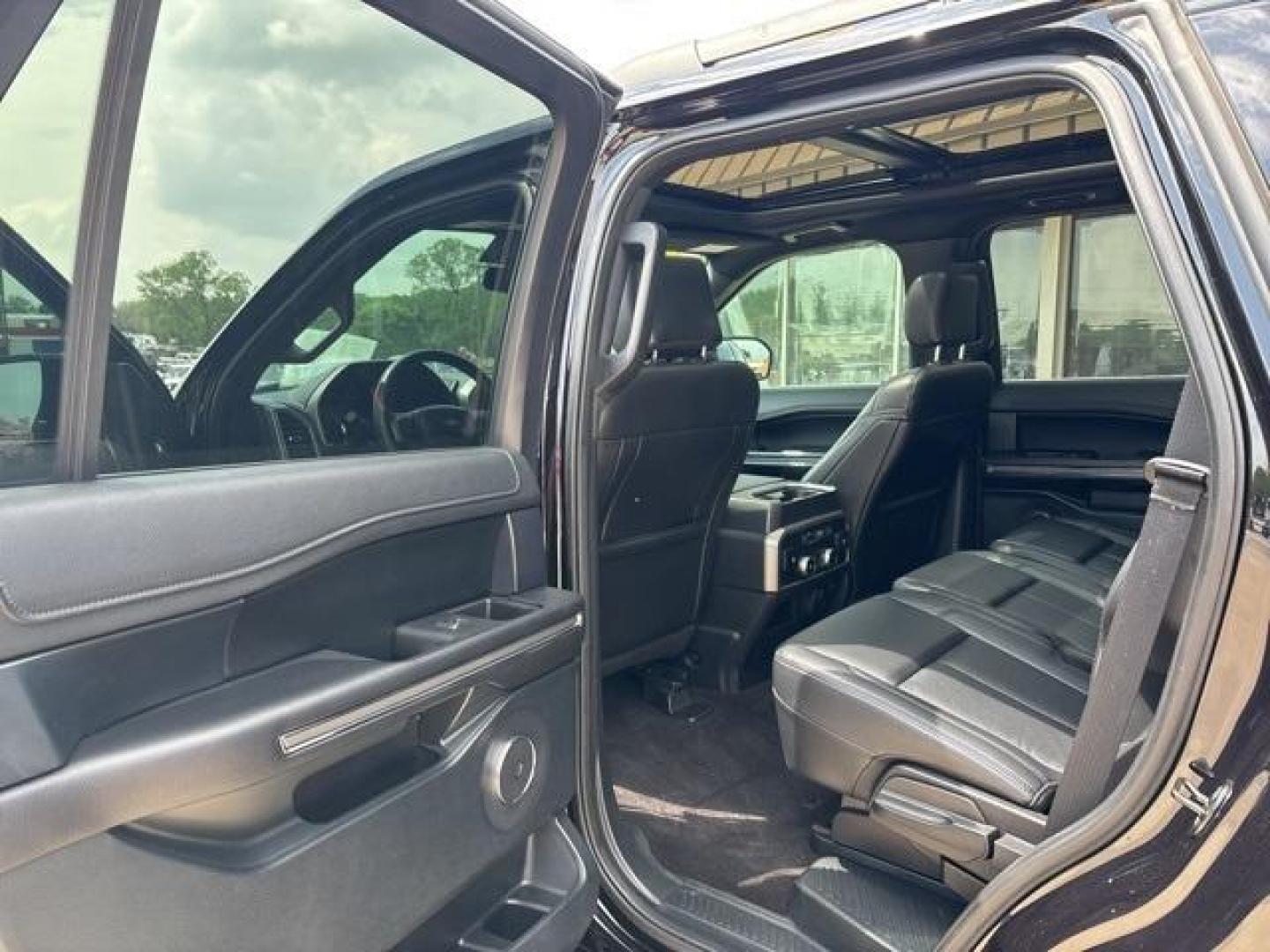 2020 Black /Ebony Ford Expedition XLT (1FMJU1HT1LE) with an EcoBoost 3.5L V6 GTDi DOHC 24V Twin Turbocharged engine, Automatic transmission, located at 1105 E Mulberry, Kaufman, TX, 75142, (972) 962-2151, 32.589550, -96.300926 - Black 2020 Ford Expedition 4D Sport Utility XLT RWD 10-Speed Automatic EcoBoost 3.5L V6 GTDi DOHC 24V Twin Turbocharged Priced below KBB Fair Purchase Price!<br><br><br>Awards:<br> * 2020 KBB.com Best Buy Awards<br>Please call Paul Murrey Ford Inc. In Kaufman Texas A Family Dealership Since 1952 Se - Photo#13