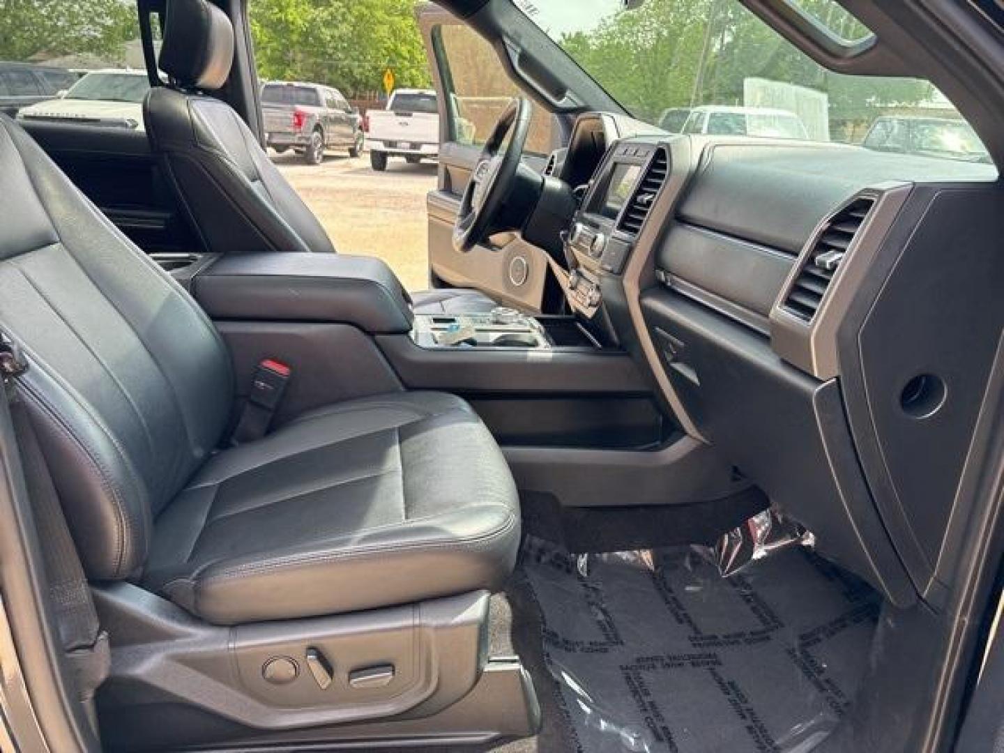 2020 Black /Ebony Ford Expedition XLT (1FMJU1HT1LE) with an EcoBoost 3.5L V6 GTDi DOHC 24V Twin Turbocharged engine, Automatic transmission, located at 1105 E Mulberry, Kaufman, TX, 75142, (972) 962-2151, 32.589550, -96.300926 - Black 2020 Ford Expedition 4D Sport Utility XLT RWD 10-Speed Automatic EcoBoost 3.5L V6 GTDi DOHC 24V Twin Turbocharged Priced below KBB Fair Purchase Price!<br><br><br>Awards:<br> * 2020 KBB.com Best Buy Awards<br>Please call Paul Murrey Ford Inc. In Kaufman Texas A Family Dealership Since 1952 Se - Photo#18