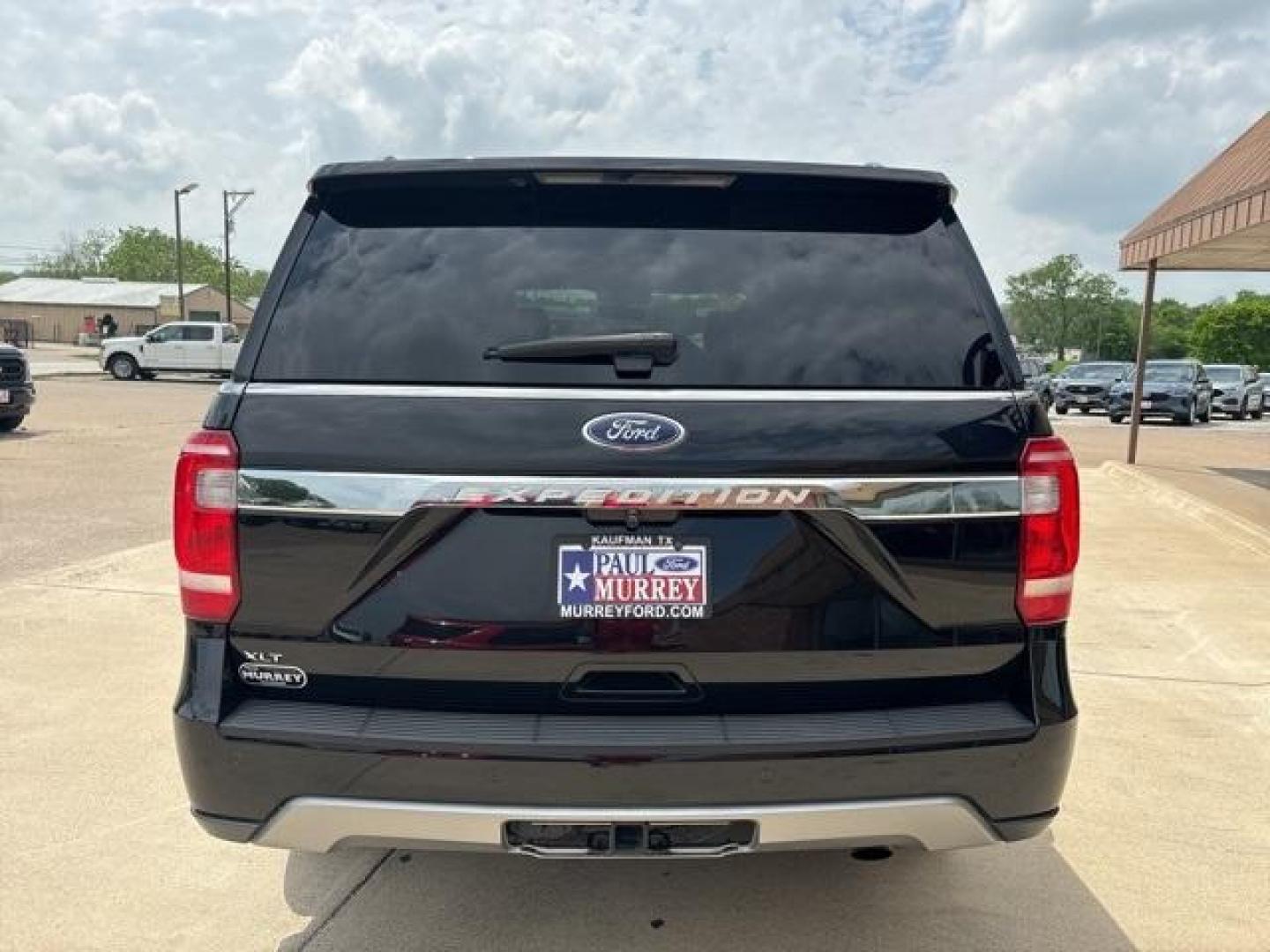 2020 Black /Ebony Ford Expedition XLT (1FMJU1HT1LE) with an EcoBoost 3.5L V6 GTDi DOHC 24V Twin Turbocharged engine, Automatic transmission, located at 1105 E Mulberry, Kaufman, TX, 75142, (972) 962-2151, 32.589550, -96.300926 - Black 2020 Ford Expedition 4D Sport Utility XLT RWD 10-Speed Automatic EcoBoost 3.5L V6 GTDi DOHC 24V Twin Turbocharged Priced below KBB Fair Purchase Price!<br><br><br>Awards:<br> * 2020 KBB.com Best Buy Awards<br>Please call Paul Murrey Ford Inc. In Kaufman Texas A Family Dealership Since 1952 Se - Photo#4