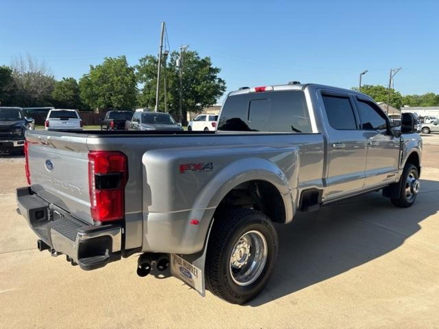 2023 Iconic Silver Metallic /Black Onyx Ford F-350SD Lariat (1FT8W3DT0PE) with an Power Stroke 6.7L V8 DI 32V OHV Turbodiesel engine, Automatic transmission, located at 1105 E Mulberry, Kaufman, TX, 75142, (972) 962-2151, 32.589550, -96.300926 - Silver 2023 Ford F-350SD 4D Crew Cab Lariat DRW 4WD 10-Speed Automatic Power Stroke 6.7L V8 DI 32V OHV Turbodiesel 4WD.<br><br><br>Please call Paul Murrey Ford Inc. In Kaufman Texas A Family Dealership Since 1952 Serving the Dallas Fort Worth and East Texas areas for over 70 years. Please call 972-9 - Photo#5