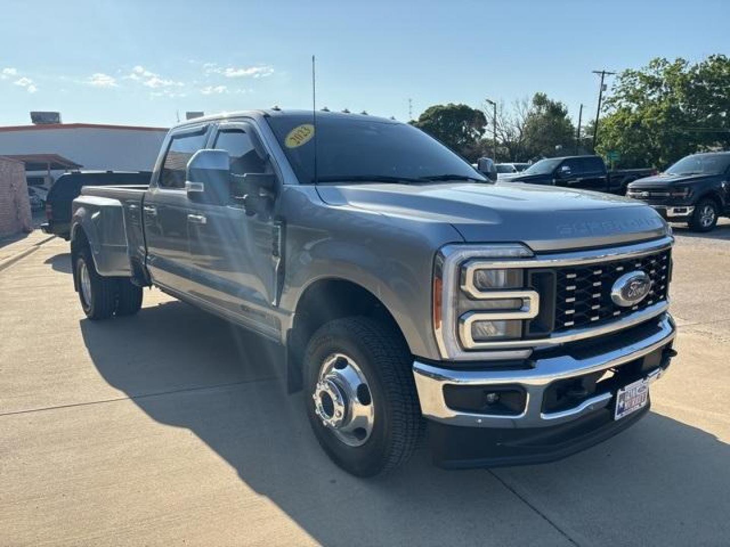 2023 Iconic Silver Metallic /Black Onyx Ford F-350SD Lariat (1FT8W3DT0PE) with an Power Stroke 6.7L V8 DI 32V OHV Turbodiesel engine, Automatic transmission, located at 1105 E Mulberry, Kaufman, TX, 75142, (972) 962-2151, 32.589550, -96.300926 - Silver 2023 Ford F-350SD 4D Crew Cab Lariat DRW 4WD 10-Speed Automatic Power Stroke 6.7L V8 DI 32V OHV Turbodiesel 4WD.<br><br><br>Please call Paul Murrey Ford Inc. In Kaufman Texas A Family Dealership Since 1952 Serving the Dallas Fort Worth and East Texas areas for over 70 years. Please call 972-9 - Photo#7