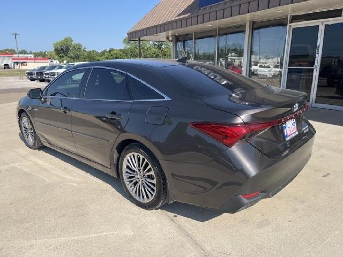 2020 Brownstone /Tan Toyota Avalon Hybrid Limited (4T1D21FB2LU) with an I4 engine, CVT transmission, located at 1105 E Mulberry, Kaufman, TX, 75142, (972) 962-2151, 32.589550, -96.300926 - Brown 2020 Toyota Avalon Hybrid 4D Sedan Limited FWD Continuously Variable (ECVT) I4 I4. Priced below KBB Fair Purchase Price!<br><br><br>43/43 City/Highway MPG<br><br>Awards:<br> * JD Power Vehicle Dependability Study<br>Please call Paul Murrey Ford Inc. In Kaufman Texas A Family Dealership Since - Photo#3