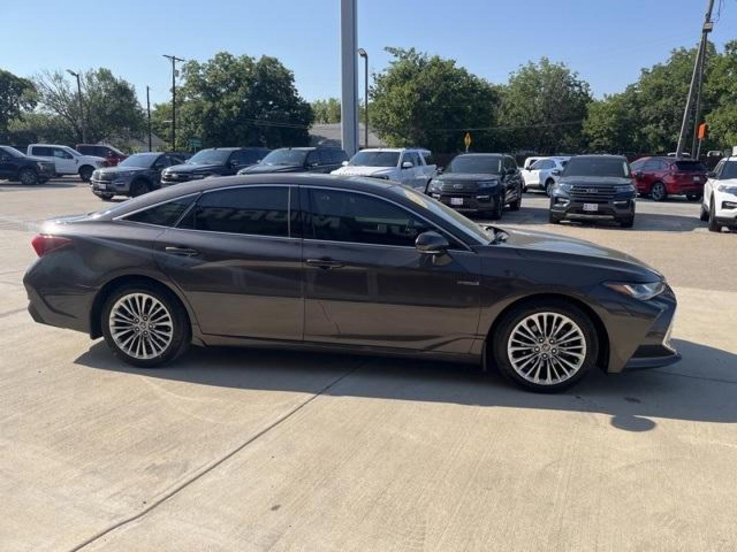 2020 Brownstone /Tan Toyota Avalon Hybrid Limited (4T1D21FB2LU) with an I4 engine, CVT transmission, located at 1105 E Mulberry, Kaufman, TX, 75142, (972) 962-2151, 32.589550, -96.300926 - Brown 2020 Toyota Avalon Hybrid 4D Sedan Limited FWD Continuously Variable (ECVT) I4 I4. Priced below KBB Fair Purchase Price!<br><br><br>43/43 City/Highway MPG<br><br>Awards:<br> * JD Power Vehicle Dependability Study<br>Please call Paul Murrey Ford Inc. In Kaufman Texas A Family Dealership Since - Photo#6