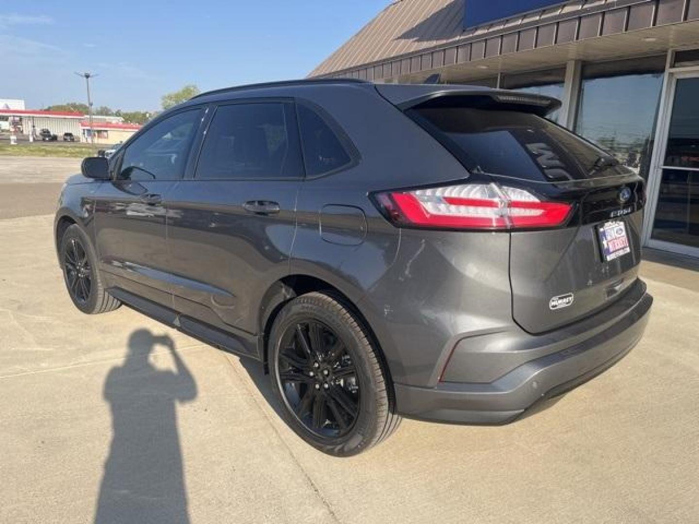 2024 Carbonized Gray Metallic /Ebony Ford Edge ST Line (2FMPK4J98RB) with an EcoBoost 2.0L I4 GTDi DOHC Turbocharged VCT engine, Automatic transmission, located at 1105 E Mulberry, Kaufman, TX, 75142, (972) 962-2151, 32.589550, -96.300926 - Carbonized Gray Metallic 2024 Ford Edge 4D Sport Utility ST Line AWD 8-Speed Automatic EcoBoost 2.0L I4 GTDi DOHC Turbocharged VCT AWD.<br><br>21/28 City/Highway MPG<br><br><br>Please call Paul Murrey Ford Inc. In Kaufman Texas A Family Dealership Since 1952 Serving the Dallas Fort Worth and East Te - Photo#3