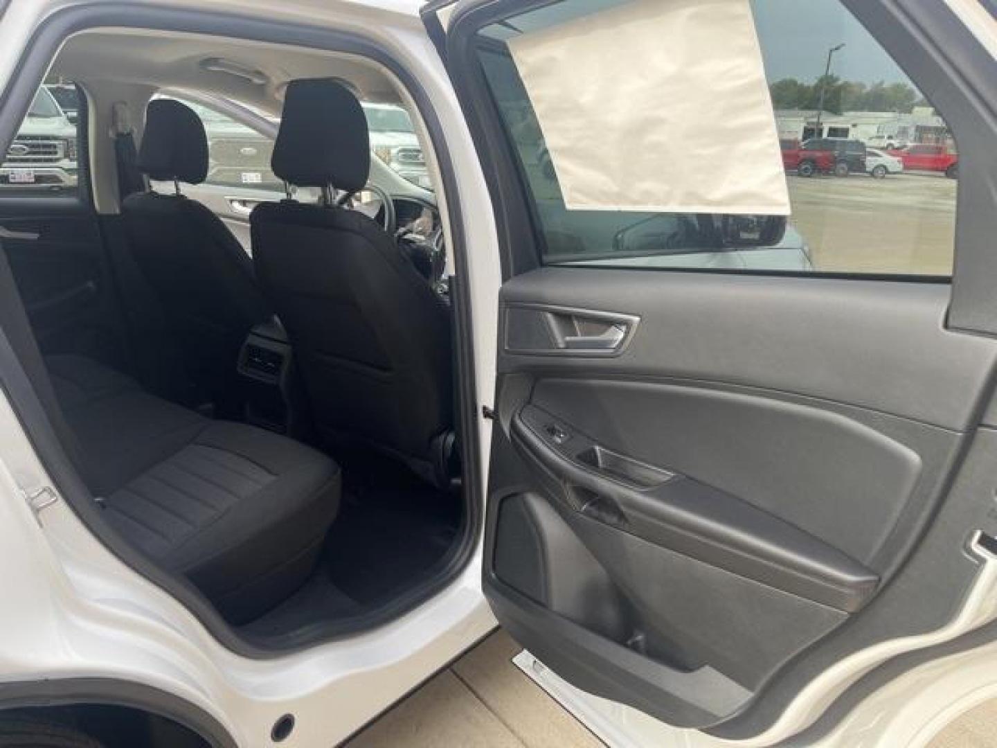 2024 Oxford White /Ebony Ford Edge SE (2FMPK4G98RB) with an EcoBoost 2.0L I4 GTDi DOHC Turbocharged VCT engine, Automatic transmission, located at 1105 E Mulberry, Kaufman, TX, 75142, (972) 962-2151, 32.589550, -96.300926 - Photo#23