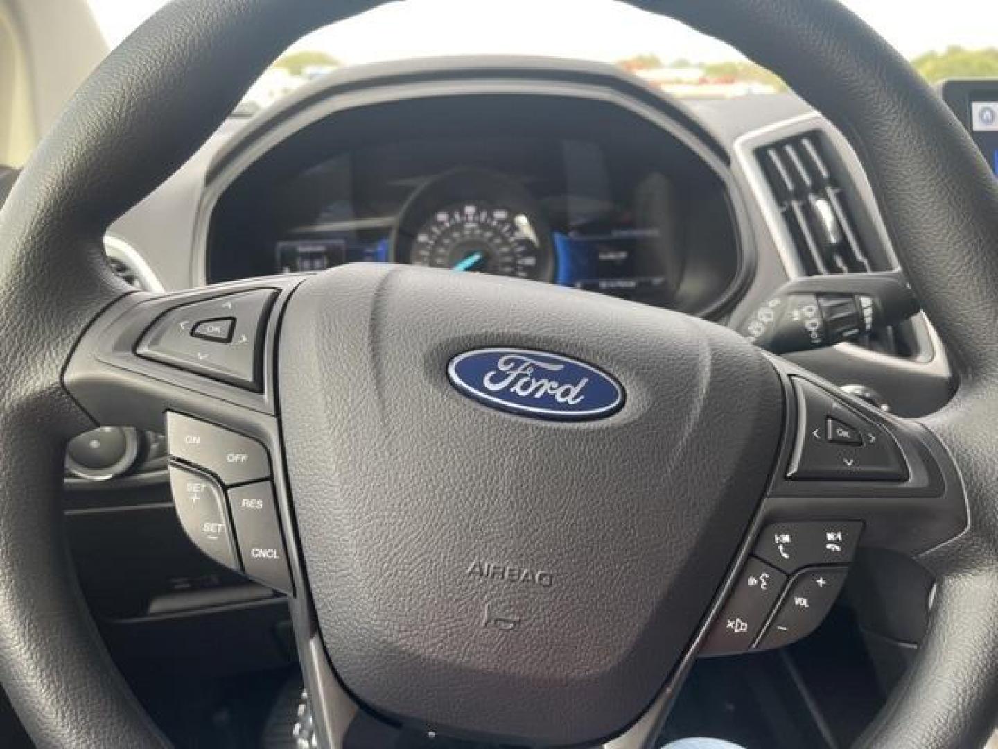 2024 Oxford White /Ebony Ford Edge SE (2FMPK4G98RB) with an EcoBoost 2.0L I4 GTDi DOHC Turbocharged VCT engine, Automatic transmission, located at 1105 E Mulberry, Kaufman, TX, 75142, (972) 962-2151, 32.589550, -96.300926 - Photo#26