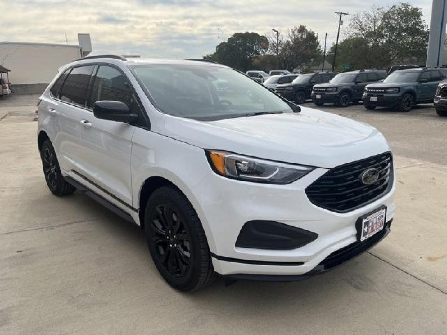 2024 Oxford White /Ebony Ford Edge SE (2FMPK4G98RB) with an EcoBoost 2.0L I4 GTDi DOHC Turbocharged VCT engine, Automatic transmission, located at 1105 E Mulberry, Kaufman, TX, 75142, (972) 962-2151, 32.589550, -96.300926 - Photo#7