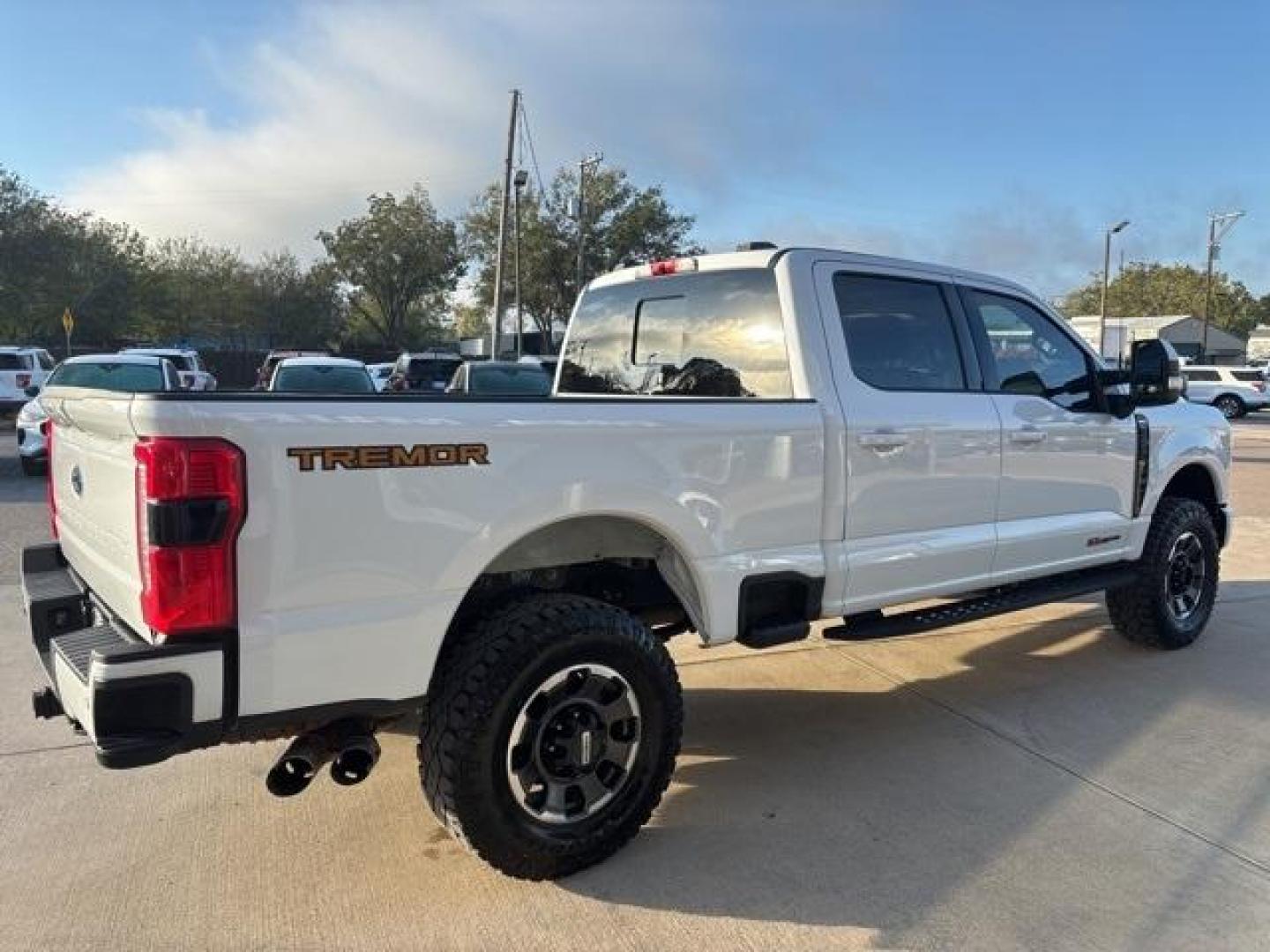 2023 Oxford White /Black Onyx Ford F-250SD Lariat (1FT8W2BM6PE) with an Power Stroke 6.7L V8 DI 32V OHV Turbodiesel engine, Automatic transmission, located at 1105 E Mulberry, Kaufman, TX, 75142, (972) 962-2151, 32.589550, -96.300926 - Oxford White 2023 Ford F-250SD 4D Crew Cab Lariat 4WD 10-Speed Automatic Power Stroke 6.7L V8 DI 32V OHV Turbodiesel 4WD.<br><br><br>Recent Arrival!<br><br><br>Please call Paul Murrey Ford Inc. In Kaufman Texas A Family Dealership Since 1952 Serving the Dallas Fort Worth and East Texas areas for ove - Photo#5