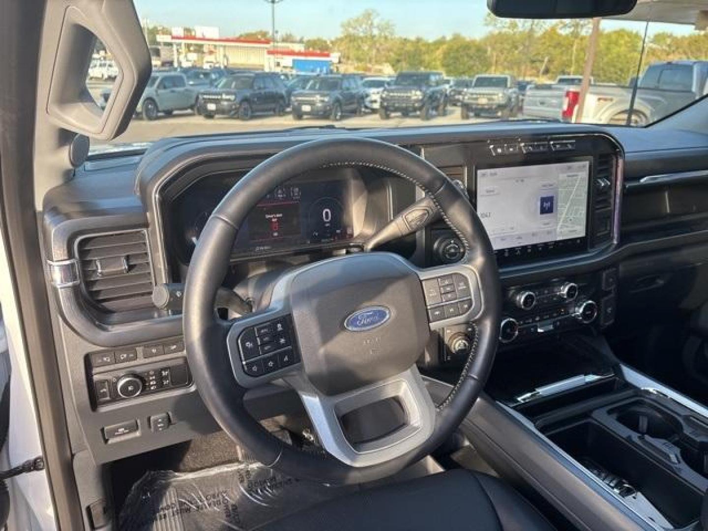 2023 Oxford White /Black Onyx Ford F-250SD Lariat (1FT8W2BM6PE) with an Power Stroke 6.7L V8 DI 32V OHV Turbodiesel engine, Automatic transmission, located at 1105 E Mulberry, Kaufman, TX, 75142, (972) 962-2151, 32.589550, -96.300926 - Oxford White 2023 Ford F-250SD 4D Crew Cab Lariat 4WD 10-Speed Automatic Power Stroke 6.7L V8 DI 32V OHV Turbodiesel 4WD.<br><br><br>Recent Arrival!<br><br><br>Please call Paul Murrey Ford Inc. In Kaufman Texas A Family Dealership Since 1952 Serving the Dallas Fort Worth and East Texas areas for ove - Photo#13