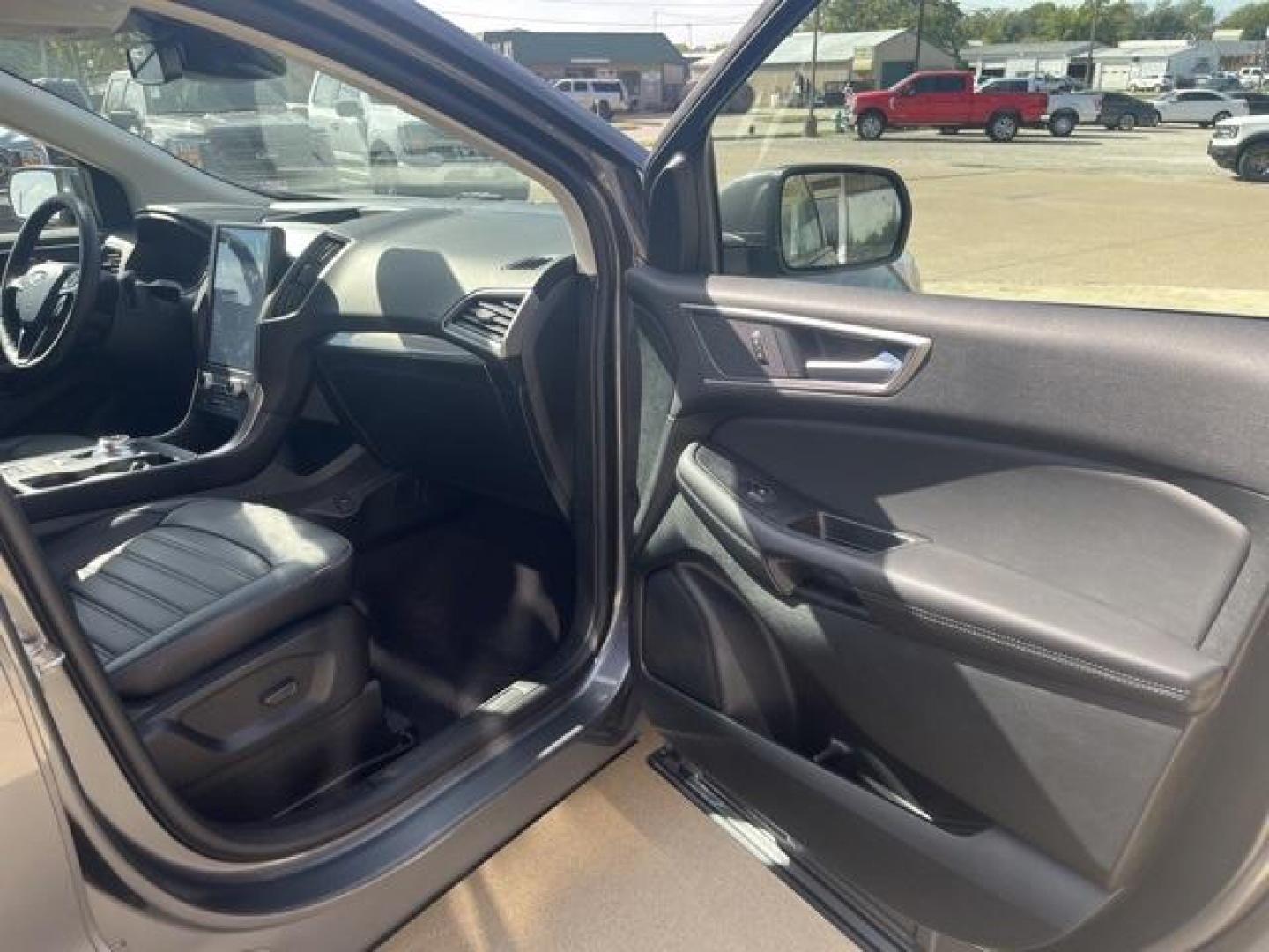 2024 Carbonized Gray Metallic /Ebony Ford Edge SEL (2FMPK4J9XRB) with an EcoBoost 2.0L I4 GTDi DOHC Turbocharged VCT engine, Automatic transmission, located at 1105 E Mulberry, Kaufman, TX, 75142, (972) 962-2151, 32.589550, -96.300926 - Carbonized Gray Metallic 2024 Ford Edge 4D Sport Utility SEL AWD 8-Speed Automatic EcoBoost 2.0L I4 GTDi DOHC Turbocharged VCT AWD.<br><br>21/28 City/Highway MPG<br><br><br>Please call Paul Murrey Ford Inc. In Kaufman Texas A Family Dealership Since 1952 Serving the Dallas Fort Worth and East Texas - Photo#20