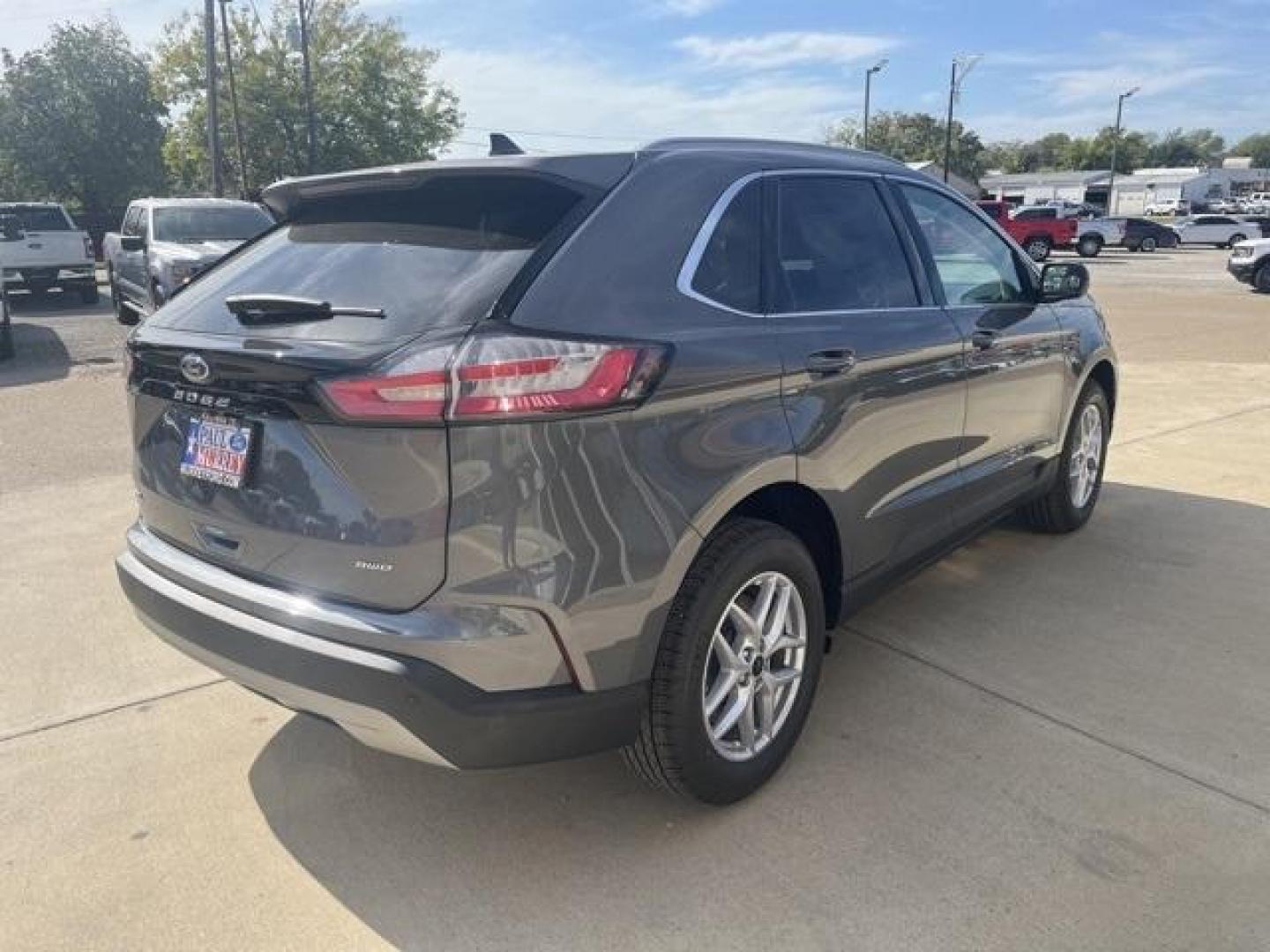 2024 Carbonized Gray Metallic /Ebony Ford Edge SEL (2FMPK4J9XRB) with an EcoBoost 2.0L I4 GTDi DOHC Turbocharged VCT engine, Automatic transmission, located at 1105 E Mulberry, Kaufman, TX, 75142, (972) 962-2151, 32.589550, -96.300926 - Carbonized Gray Metallic 2024 Ford Edge 4D Sport Utility SEL AWD 8-Speed Automatic EcoBoost 2.0L I4 GTDi DOHC Turbocharged VCT AWD.<br><br>21/28 City/Highway MPG<br><br><br>Please call Paul Murrey Ford Inc. In Kaufman Texas A Family Dealership Since 1952 Serving the Dallas Fort Worth and East Texas - Photo#6