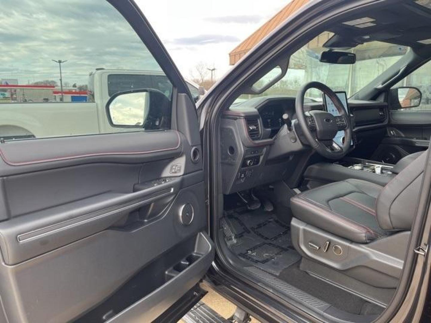 2024 Dark Matter Gray Metallic /Black Onyx Ford Expedition Max Limited (1FMJK1K8XRE) with an EcoBoost 3.5L V6 GTDi DOHC 24V Twin Turbocharged engine, Automatic transmission, located at 1105 E Mulberry, Kaufman, TX, 75142, (972) 962-2151, 32.589550, -96.300926 - Dark Matter Gray Metallic 2024 Ford Expedition Max 4D Sport Utility Limited RWD 10-Speed Automatic EcoBoost 3.5L V6 GTDi DOHC 24V Twin Turbocharged<br><br><br>Please call Paul Murrey Ford Inc. In Kaufman Texas A Family Dealership Since 1952 Serving the Dallas Fort Worth and East Texas areas for over - Photo#9