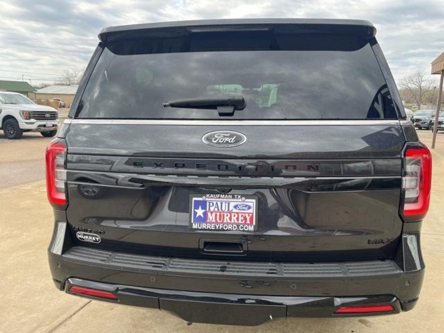 2024 Dark Matter Gray Metallic /Black Onyx Ford Expedition Max Limited (1FMJK1K8XRE) with an EcoBoost 3.5L V6 GTDi DOHC 24V Twin Turbocharged engine, Automatic transmission, located at 1105 E Mulberry, Kaufman, TX, 75142, (972) 962-2151, 32.589550, -96.300926 - Dark Matter Gray Metallic 2024 Ford Expedition Max 4D Sport Utility Limited RWD 10-Speed Automatic EcoBoost 3.5L V6 GTDi DOHC 24V Twin Turbocharged<br><br><br>Please call Paul Murrey Ford Inc. In Kaufman Texas A Family Dealership Since 1952 Serving the Dallas Fort Worth and East Texas areas for over - Photo#4