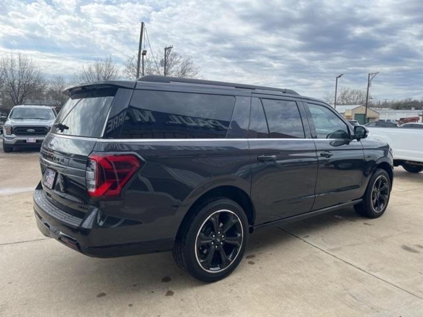 2024 Dark Matter Gray Metallic /Black Onyx Ford Expedition Max Limited (1FMJK1K8XRE) with an EcoBoost 3.5L V6 GTDi DOHC 24V Twin Turbocharged engine, Automatic transmission, located at 1105 E Mulberry, Kaufman, TX, 75142, (972) 962-2151, 32.589550, -96.300926 - Dark Matter Gray Metallic 2024 Ford Expedition Max 4D Sport Utility Limited RWD 10-Speed Automatic EcoBoost 3.5L V6 GTDi DOHC 24V Twin Turbocharged<br><br><br>Please call Paul Murrey Ford Inc. In Kaufman Texas A Family Dealership Since 1952 Serving the Dallas Fort Worth and East Texas areas for over - Photo#5