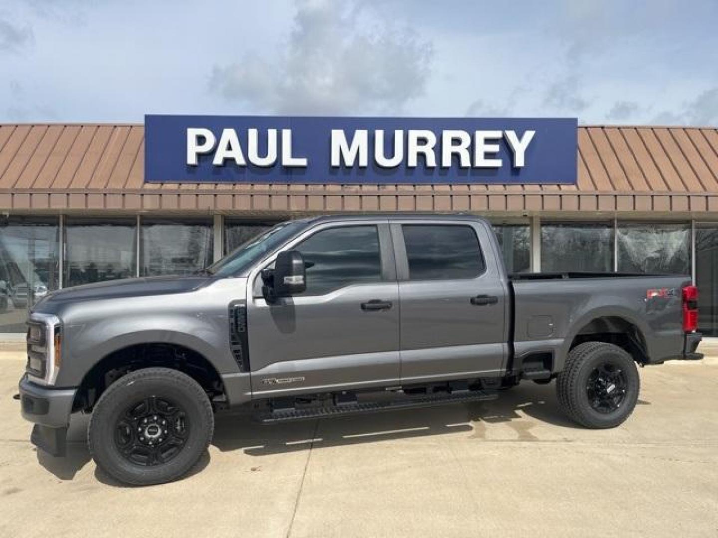 2024 Carbonized Gray Metallic /Medium Dark Slate Ford F-250SD XL (1FT8W2BT5RE) with an Power Stroke 6.7L V8 DI 32V OHV Turbodiesel engine, Automatic transmission, located at 1105 E Mulberry, Kaufman, TX, 75142, (972) 962-2151, 32.589550, -96.300926 - Carbonized Gray Metallic 2024 Ford F-250SD 4D Crew Cab XL 4WD 10-Speed Automatic Power Stroke 6.7L V8 DI 32V OHV Turbodiesel 4WD.<br><br><br>Please call Paul Murrey Ford Inc. In Kaufman Texas A Family Dealership Since 1952 Serving the Dallas Fort Worth and East Texas areas for over 70 years. Please - Photo#0