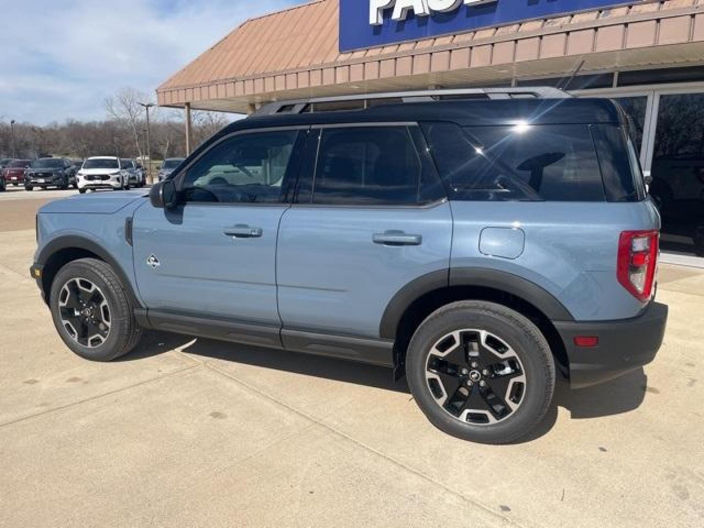 2024 Azure Gray Metallic Tri-Coat /Ebony/Roast Ford Bronco Sport Outer Banks (3FMCR9C6XRR) with an 1.5L EcoBoost engine, Automatic transmission, located at 1105 E Mulberry, Kaufman, TX, 75142, (972) 962-2151, 32.589550, -96.300926 - Azure Gray Metallic Tri-Coat 2024 Ford Bronco Sport 4D Sport Utility Outer Banks 4WD 8-Speed Automatic 1.5L EcoBoost<br><br>25/29 City/Highway MPG<br><br><br>Please call Paul Murrey Ford Inc. In Kaufman Texas A Family Dealership Since 1952 Serving the Dallas Fort Worth and East Texas areas for over - Photo#3