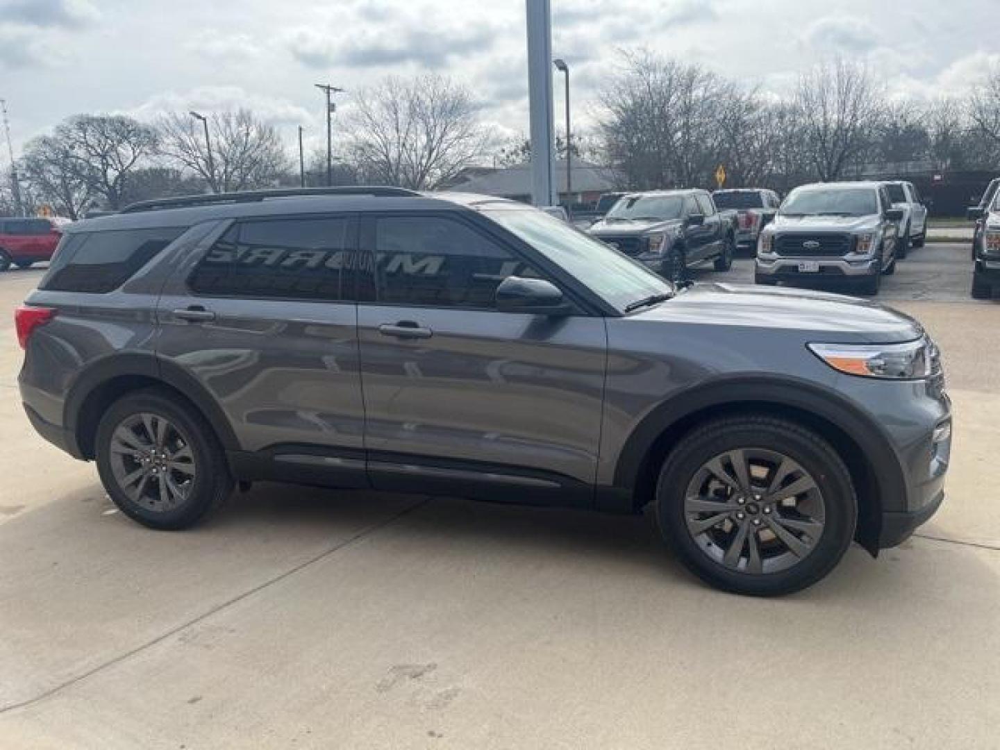 2024 Carbonized Gray Metallic /Light Slate Ford Explorer XLT (1FMSK7DH8RG) with an 2.3L EcoBoost I-4 engine, Automatic transmission, located at 1105 E Mulberry, Kaufman, TX, 75142, (972) 962-2151, 32.589550, -96.300926 - Carbonized Gray Metallic 2024 Ford Explorer 4D Sport Utility XLT RWD 10-Speed Automatic 2.3L EcoBoost I-4<br><br>21/28 City/Highway MPG<br><br><br>Please call Paul Murrey Ford Inc. In Kaufman Texas A Family Dealership Since 1952 Serving the Dallas Fort Worth and East Texas areas for over 70 years. P - Photo#6