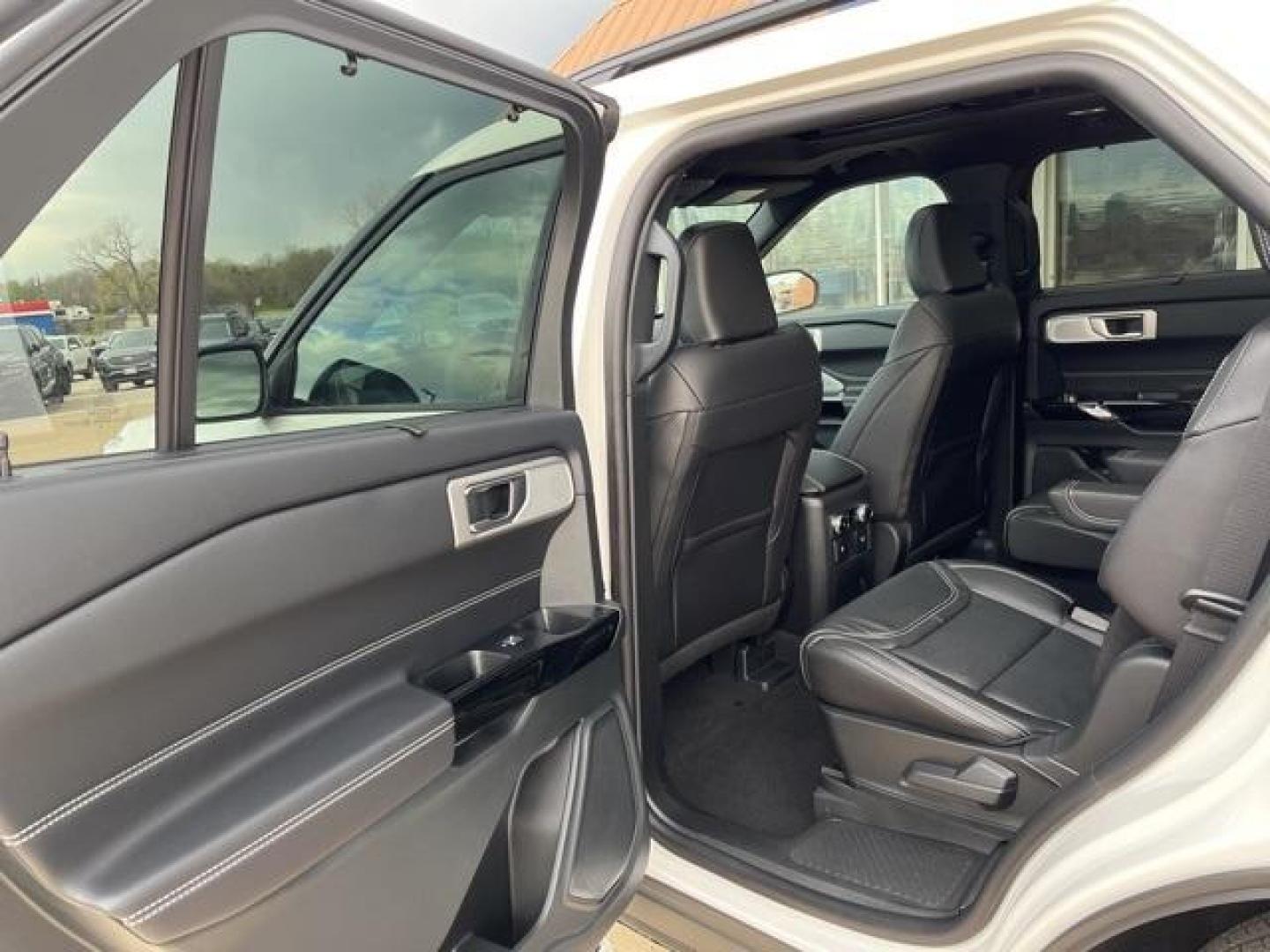 2024 Star White Metallic Tri-Coat /Ebony Ford Explorer ST (1FM5K8GC8RG) with an 3.0L EcoBoost V6 engine, Automatic transmission, located at 1105 E Mulberry, Kaufman, TX, 75142, (972) 962-2151, 32.589550, -96.300926 - Photo#15