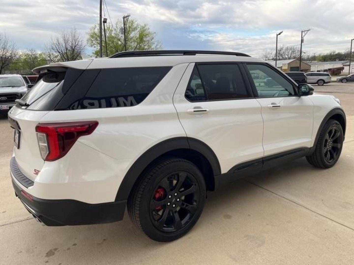 2024 Star White Metallic Tri-Coat /Ebony Ford Explorer ST (1FM5K8GC8RG) with an 3.0L EcoBoost V6 engine, Automatic transmission, located at 1105 E Mulberry, Kaufman, TX, 75142, (972) 962-2151, 32.589550, -96.300926 - Photo#5