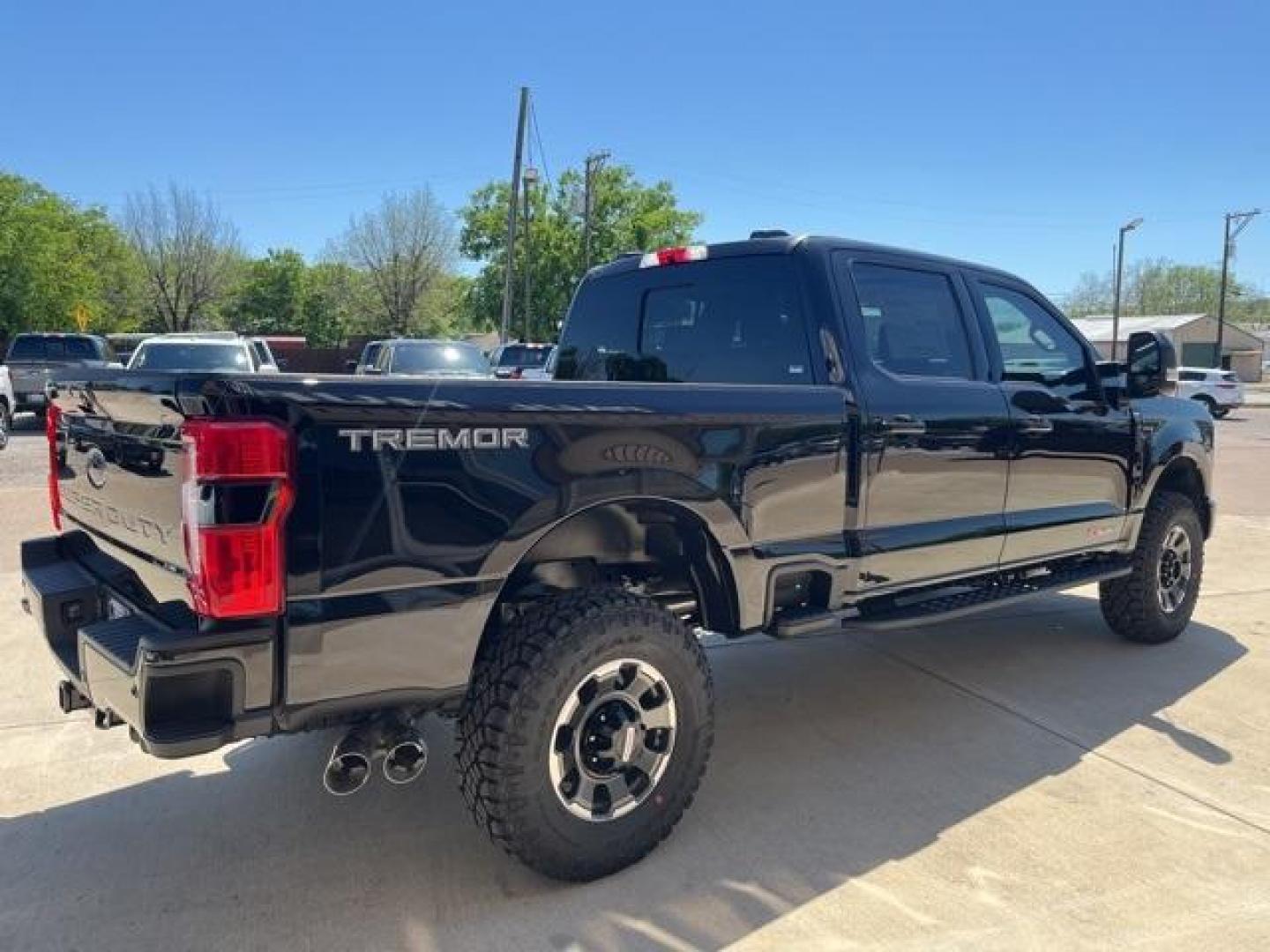 2024 Agate Black Metallic /Black Onyx Ford F-250SD Lariat (1FT8W2BM3RE) with an 6.7L High Output Power Stroke V8 Diesel engine, Automatic transmission, located at 1105 E Mulberry, Kaufman, TX, 75142, (972) 962-2151, 32.589550, -96.300926 - Agate Black Metallic 2024 Ford F-250SD 4D Crew Cab Lariat 4WD 10-Speed Automatic 6.7L High Output Power Stroke V8 Diesel 4WD.<br><br><br>Please call Paul Murrey Ford Inc. In Kaufman Texas A Family Dealership Since 1952 Serving the Dallas Fort Worth and East Texas areas for over 70 years. Please call - Photo#5