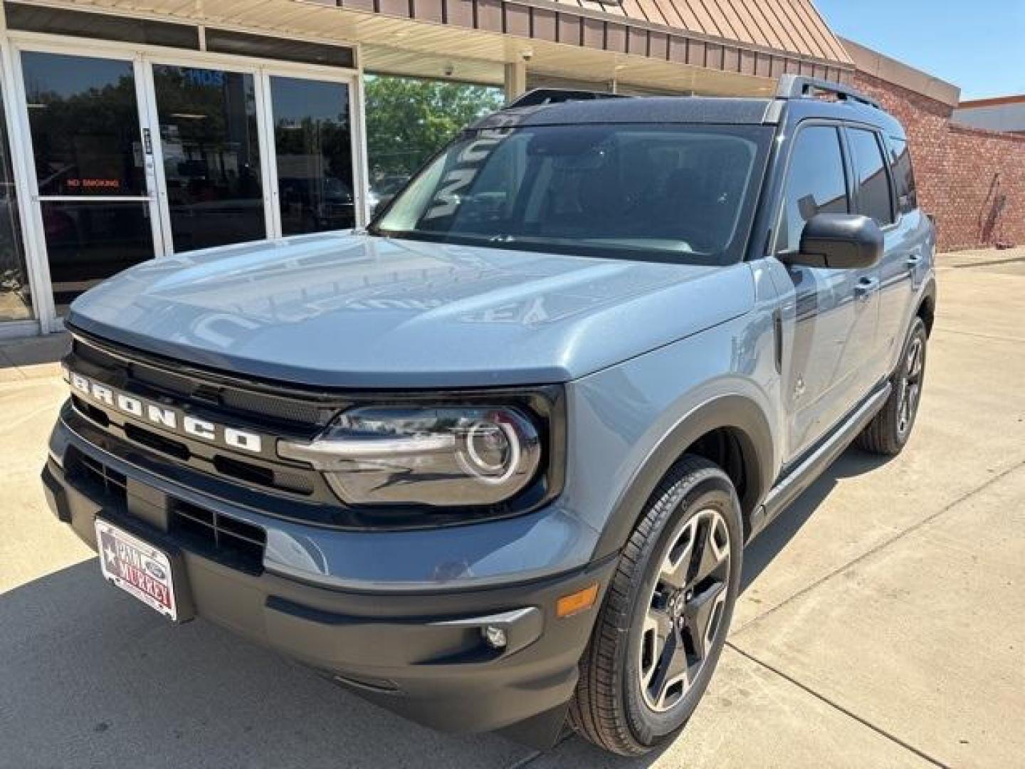 2024 Azure Gray Metallic Tri-Coat /Ebony/Roast Ford Bronco Sport Outer Banks (3FMCR9C62RR) with an 1.5L EcoBoost engine, Automatic transmission, located at 1105 E Mulberry, Kaufman, TX, 75142, (972) 962-2151, 32.589550, -96.300926 - Azure Gray Metallic Tri-Coat 2024 Ford Bronco Sport 4D Sport Utility Outer Banks 4WD 8-Speed Automatic 1.5L EcoBoost<br><br>25/29 City/Highway MPG<br><br><br>Please call Paul Murrey Ford Inc. In Kaufman Texas A Family Dealership Since 1952 Serving the Dallas Fort Worth and East Texas areas for over - Photo#1