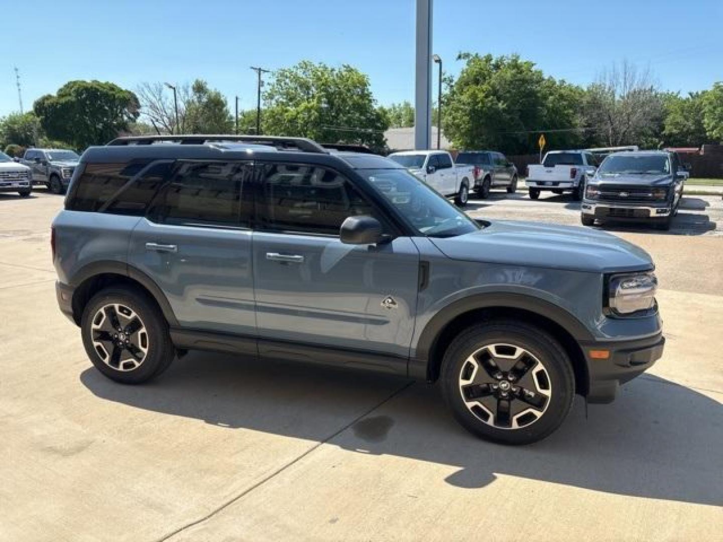 2024 Azure Gray Metallic Tri-Coat /Ebony/Roast Ford Bronco Sport Outer Banks (3FMCR9C62RR) with an 1.5L EcoBoost engine, Automatic transmission, located at 1105 E Mulberry, Kaufman, TX, 75142, (972) 962-2151, 32.589550, -96.300926 - Azure Gray Metallic Tri-Coat 2024 Ford Bronco Sport 4D Sport Utility Outer Banks 4WD 8-Speed Automatic 1.5L EcoBoost<br><br>25/29 City/Highway MPG<br><br><br>Please call Paul Murrey Ford Inc. In Kaufman Texas A Family Dealership Since 1952 Serving the Dallas Fort Worth and East Texas areas for over - Photo#7