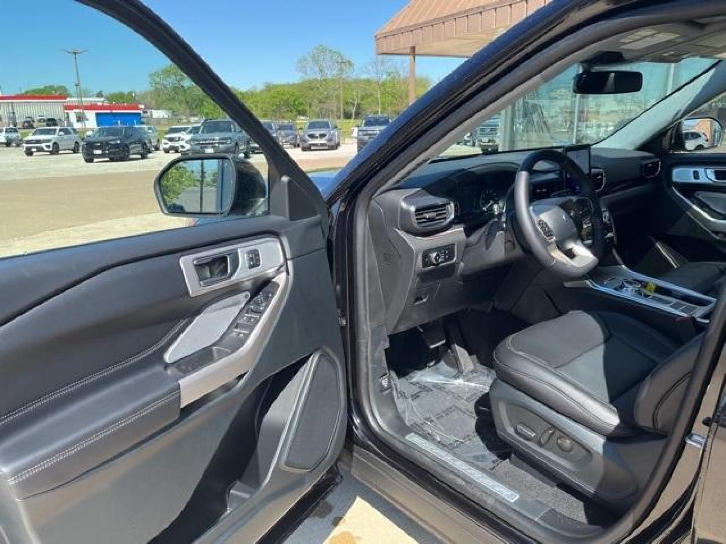 2024 Agate Black Metallic /Ebony Ford Explorer Limited (1FMSK7FH3RG) with an 2.3L EcoBoost I-4 engine, Automatic transmission, located at 1105 E Mulberry, Kaufman, TX, 75142, (972) 962-2151, 32.589550, -96.300926 - Agate Black Metallic 2024 Ford Explorer 4D Sport Utility Limited RWD 10-Speed Automatic 2.3L EcoBoost I-4<br><br>Recent Arrival! 21/28 City/Highway MPG<br><br><br>Please call Paul Murrey Ford Inc. In Kaufman Texas A Family Dealership Since 1952 Serving the Dallas Fort Worth and East Texas areas for - Photo#9