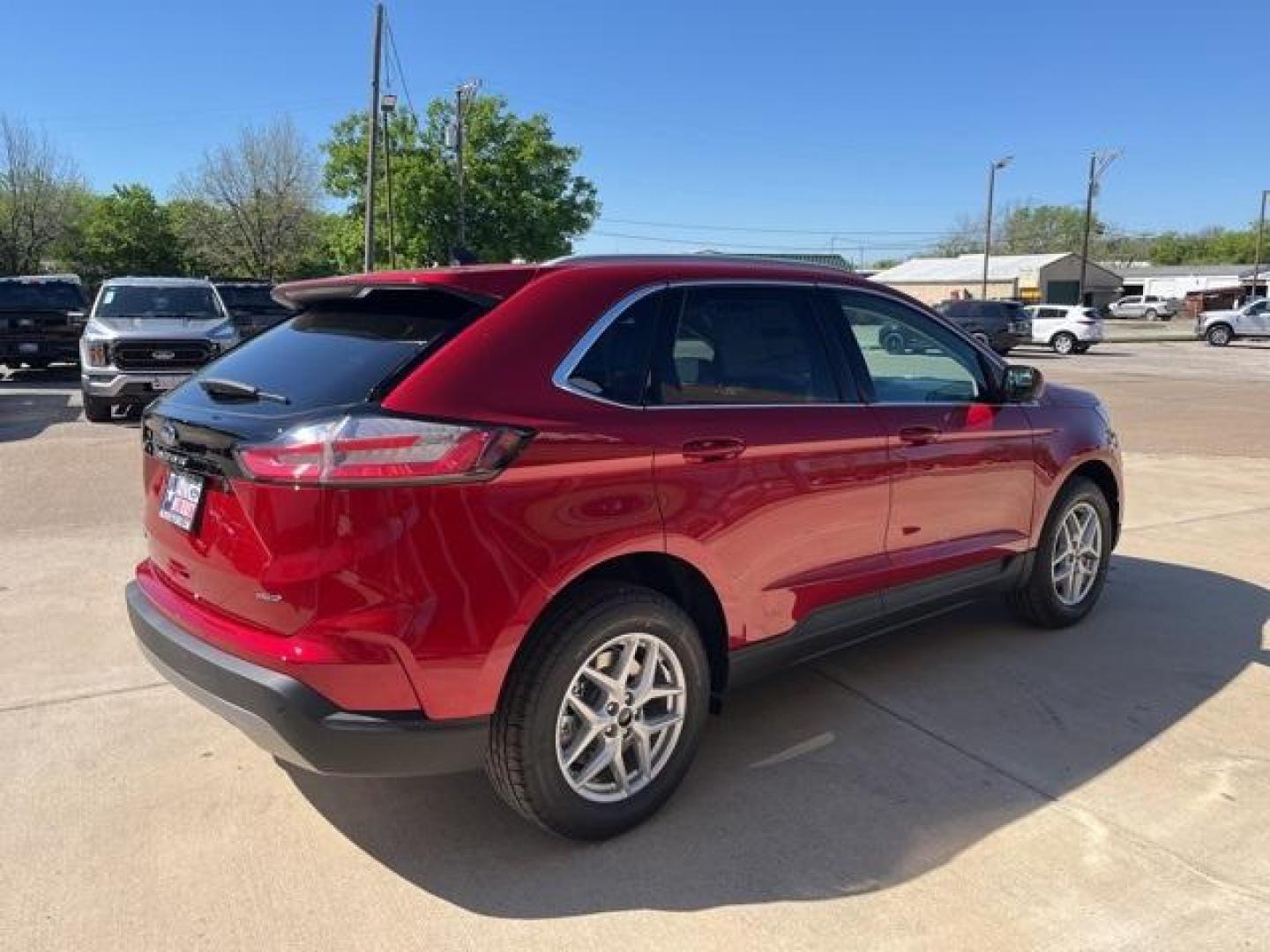 2024 Rapid Red Metallic Tinted Clearcoat /Ebony Ford Edge (2FMPK4J99RB) with an EcoBoost 2.0L I4 GTDi DOHC Turbocharged VCT engine, Automatic transmission, located at 1105 E Mulberry, Kaufman, TX, 75142, (972) 962-2151, 32.589550, -96.300926 - Rapid Red Metallic Tinted Clearcoat 2024 Ford Edge 4D Sport Utility AWD 8-Speed Automatic EcoBoost 2.0L I4 GTDi DOHC Turbocharged VCT AWD.<br><br>21/28 City/Highway MPG<br><br><br>Please call Paul Murrey Ford Inc. In Kaufman Texas A Family Dealership Since 1952 Serving the Dallas Fort Worth and East - Photo#5