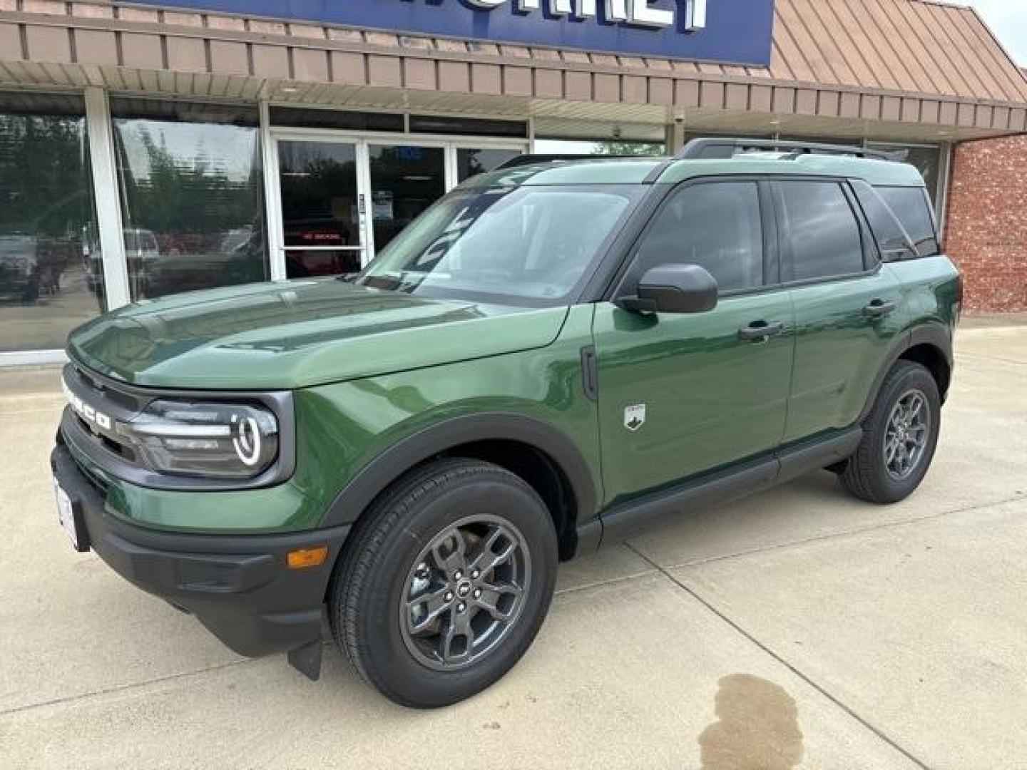 2024 Eruption Green Metallic /Ebony Ford Bronco Sport Big Bend (3FMCR9B69RR) with an 1.5L EcoBoost engine, Automatic transmission, located at 1105 E Mulberry, Kaufman, TX, 75142, (972) 962-2151, 32.589550, -96.300926 - Eruption Green Metallic 2024 Ford Bronco Sport 4D Sport Utility Big Bend 4WD 8-Speed Automatic 1.5L EcoBoost<br><br>25/29 City/Highway MPG<br><br><br>Please call Paul Murrey Ford Inc. In Kaufman Texas A Family Dealership Since 1952 Serving the Dallas Fort Worth and East Texas areas for over 70 years - Photo#2