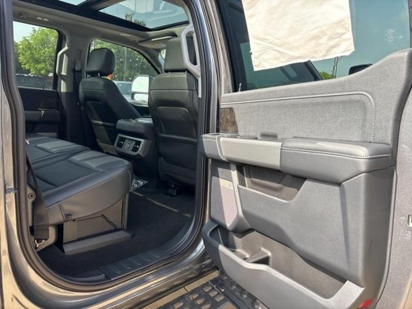 2024 Carbonized Gray Metallic /Black Onyx Ford F-250SD Lariat (1FT8W2BM0RE) with an 6.7L High Output Power Stroke V8 Diesel engine, Automatic transmission, located at 1105 E Mulberry, Kaufman, TX, 75142, (972) 962-2151, 32.589550, -96.300926 - Carbonized Gray Metallic 2024 Ford F-250SD 4D Crew Cab Lariat 4WD 10-Speed Automatic 6.7L High Output Power Stroke V8 Diesel 4WD.<br><br><br>Please call Paul Murrey Ford Inc. In Kaufman Texas A Family Dealership Since 1952 Serving the Dallas Fort Worth and East Texas areas for over 70 years. Please - Photo#19