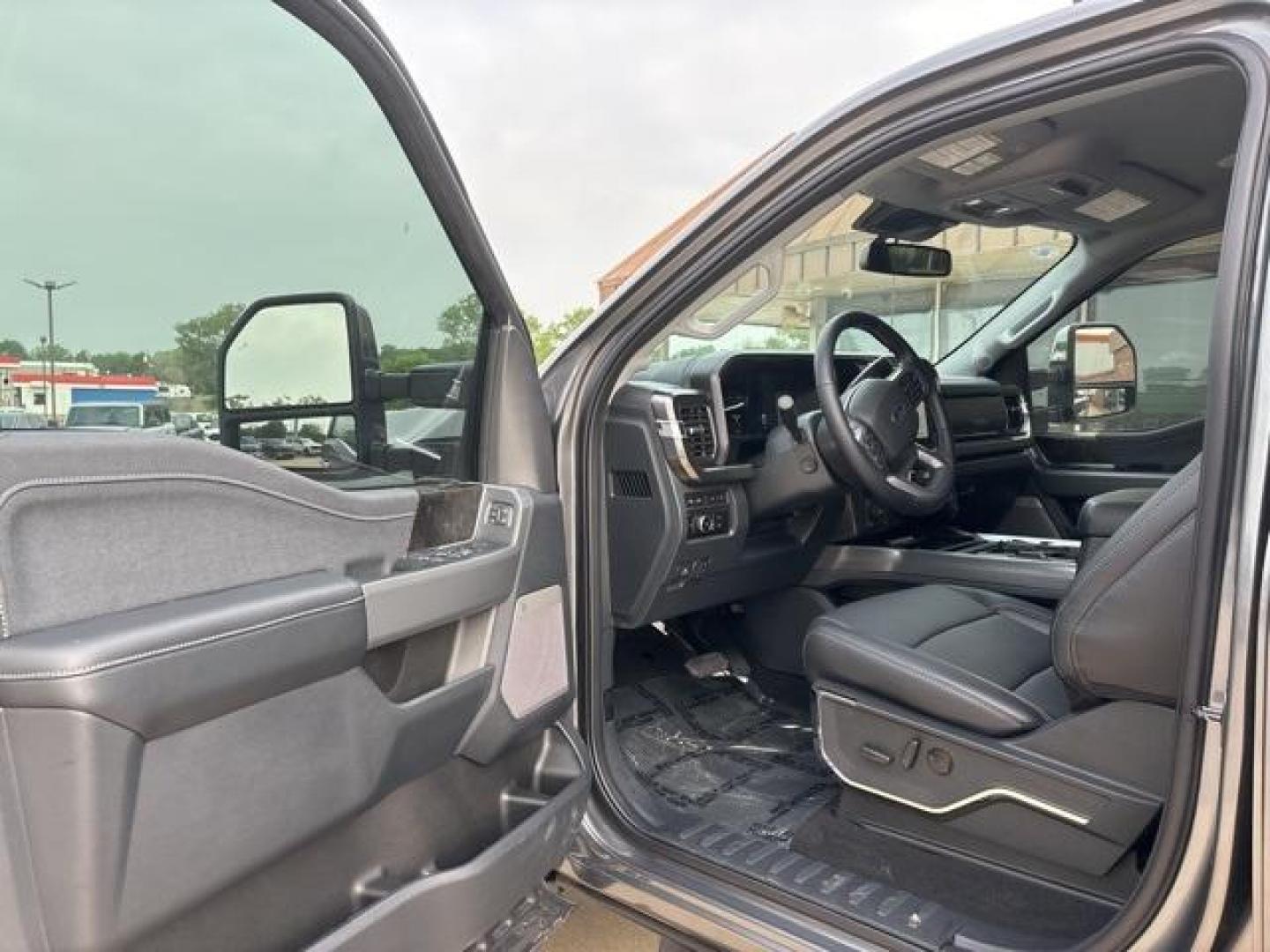 2024 Carbonized Gray Metallic /Black Onyx Ford F-250SD Lariat (1FT8W2BT3RE) with an Power Stroke 6.7L V8 DI 32V OHV Turbodiesel engine, Automatic transmission, located at 1105 E Mulberry, Kaufman, TX, 75142, (972) 962-2151, 32.589550, -96.300926 - Carbonized Gray Metallic 2024 Ford F-250SD 4D Crew Cab Lariat 4WD 10-Speed Automatic Power Stroke 6.7L V8 DI 32V OHV Turbodiesel 4WD.<br><br><br>Please call Paul Murrey Ford Inc. In Kaufman Texas A Family Dealership Since 1952 Serving the Dallas Fort Worth and East Texas areas for over 70 years. Ple - Photo#10