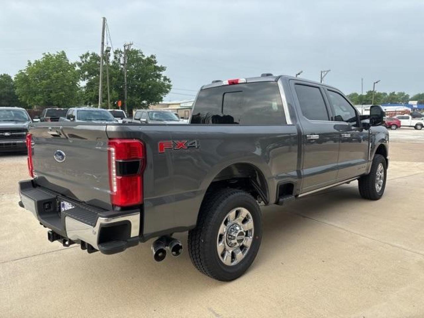 2024 Carbonized Gray Metallic /Black Onyx Ford F-250SD Lariat (1FT8W2BT3RE) with an Power Stroke 6.7L V8 DI 32V OHV Turbodiesel engine, Automatic transmission, located at 1105 E Mulberry, Kaufman, TX, 75142, (972) 962-2151, 32.589550, -96.300926 - Carbonized Gray Metallic 2024 Ford F-250SD 4D Crew Cab Lariat 4WD 10-Speed Automatic Power Stroke 6.7L V8 DI 32V OHV Turbodiesel 4WD.<br><br><br>Please call Paul Murrey Ford Inc. In Kaufman Texas A Family Dealership Since 1952 Serving the Dallas Fort Worth and East Texas areas for over 70 years. Ple - Photo#5