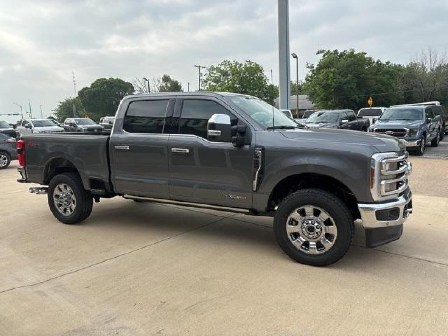 2024 Carbonized Gray Metallic /Black Onyx Ford F-250SD Lariat (1FT8W2BT3RE) with an Power Stroke 6.7L V8 DI 32V OHV Turbodiesel engine, Automatic transmission, located at 1105 E Mulberry, Kaufman, TX, 75142, (972) 962-2151, 32.589550, -96.300926 - Carbonized Gray Metallic 2024 Ford F-250SD 4D Crew Cab Lariat 4WD 10-Speed Automatic Power Stroke 6.7L V8 DI 32V OHV Turbodiesel 4WD.<br><br><br>Please call Paul Murrey Ford Inc. In Kaufman Texas A Family Dealership Since 1952 Serving the Dallas Fort Worth and East Texas areas for over 70 years. Ple - Photo#6