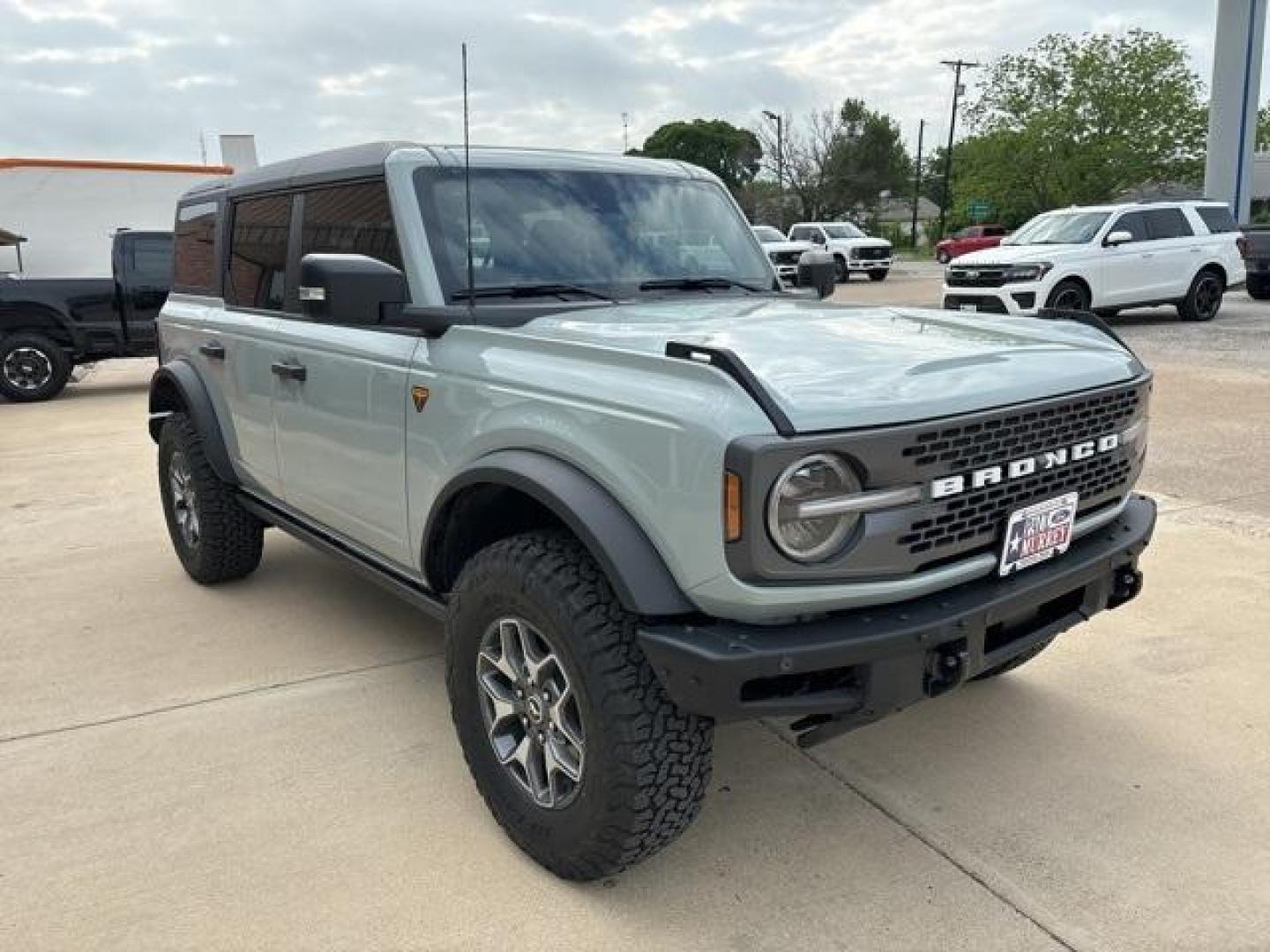 2024 Cactus Gray /Black Onyx Ford Bronco Badlands (1FMEE9BP9RL) with an 2.7L EcoBoost V6 engine, Automatic transmission, located at 1105 E Mulberry, Kaufman, TX, 75142, (972) 962-2151, 32.589550, -96.300926 - Cactus Gray 2024 Ford Bronco 4D Sport Utility Badlands 4WD 10-Speed Automatic 2.7L EcoBoost V6<br><br><br>Please call Paul Murrey Ford Inc. In Kaufman Texas A Family Dealership Since 1952 Serving the Dallas Fort Worth and East Texas areas for over 70 years. Please call 972-962-2151 www.murreyford.co - Photo#8