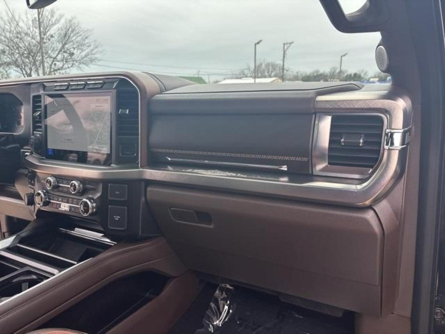 2024 Bronze Metallic /Java Ford F-250SD King Ranch (1FT8W2BT5RE) with an Power Stroke 6.7L V8 DI 32V OHV Turbodiesel engine, Automatic transmission, located at 1105 E Mulberry, Kaufman, TX, 75142, (972) 962-2151, 32.589550, -96.300926 - Black 2024 Ford F-250SD 4D Crew Cab King Ranch 4WD 10-Speed Automatic Power Stroke 6.7L V8 DI 32V OHV Turbodiesel 4WD.<br><br><br>Recent Arrival!<br><br><br>Please call Paul Murrey Ford Inc. In Kaufman Texas A Family Dealership Since 1952 Serving the Dallas Fort Worth and East Texas areas for over 7 - Photo#16