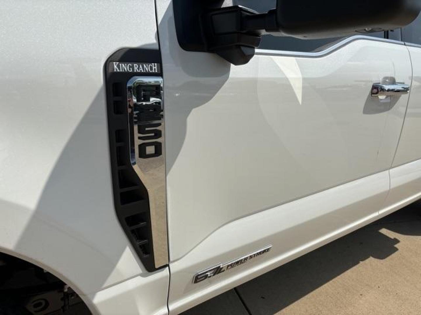 2024 Star White Metallic Tri-Coat /Java Ford F-250SD King Ranch (1FT8W2BT2RE) with an Power Stroke 6.7L V8 DI 32V OHV Turbodiesel engine, Automatic transmission, located at 1105 E Mulberry, Kaufman, TX, 75142, (972) 962-2151, 32.589550, -96.300926 - Photo#9