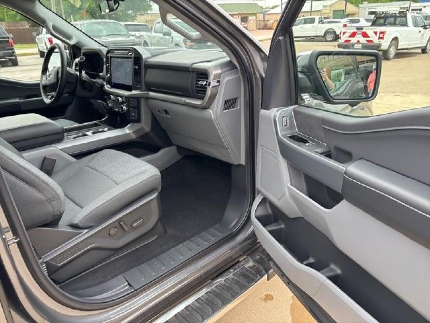 2024 Carbonized Gray Metallic /Medium Dark Slate Ford F-150 XLT (1FTEW3KP4RK) with an 2.7L V6 EcoBoost engine, Automatic transmission, located at 1105 E Mulberry, Kaufman, TX, 75142, (972) 962-2151, 32.589550, -96.300926 - Carbonized Gray Metallic 2024 Ford F-150 4D SuperCrew XLT RWD 10-Speed Automatic 2.7L V6 EcoBoost<br><br>20/26 City/Highway MPG<br><br><br>Please call Paul Murrey Ford Inc. In Kaufman Texas A Family Dealership Since 1952 Serving the Dallas Fort Worth and East Texas areas for over 70 years. Please ca - Photo#17