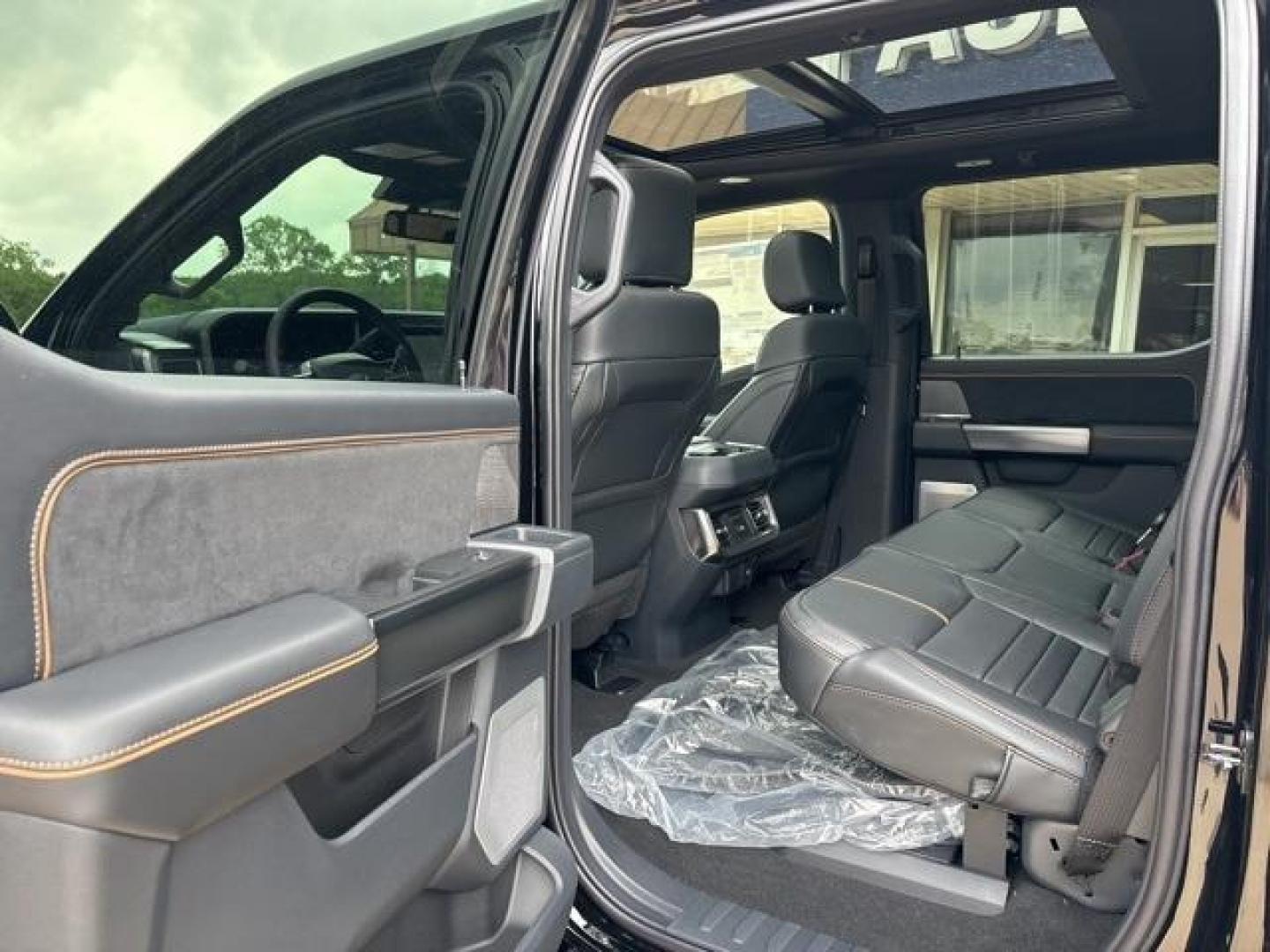 2024 Agate Black Metallic /Black Onyx Ford F-250SD Platinum (1FT8W2BM0RE) with an 6.7L High Output Power Stroke V8 Diesel engine, Automatic transmission, located at 1105 E Mulberry, Kaufman, TX, 75142, (972) 962-2151, 32.589550, -96.300926 - Agate Black Metallic 2024 Ford F-250SD 4D Crew Cab Platinum 4WD 10-Speed Automatic 6.7L High Output Power Stroke V8 Diesel 4WD.<br><br><br>Please call Paul Murrey Ford Inc. In Kaufman Texas A Family Dealership Since 1952 Serving the Dallas Fort Worth and East Texas areas for over 70 years. Please ca - Photo#14