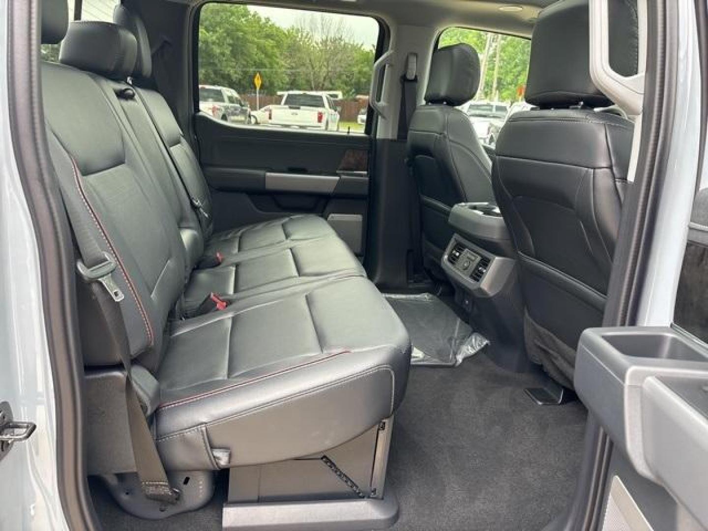 2024 Glacier Gray Metallic Tri-Coat /Black Onyx Ford F-250SD Lariat (1FT8W2BT9RE) with an Power Stroke 6.7L V8 DI 32V OHV Turbodiesel engine, Automatic transmission, located at 1105 E Mulberry, Kaufman, TX, 75142, (972) 962-2151, 32.589550, -96.300926 - Glacier Gray Metallic Tri-Coat 2024 Ford F-250SD 4D Crew Cab Lariat 4WD 10-Speed Automatic Power Stroke 6.7L V8 DI 32V OHV Turbodiesel 4WD.<br><br><br>Please call Paul Murrey Ford Inc. In Kaufman Texas A Family Dealership Since 1952 Serving the Dallas Fort Worth and East Texas areas for over 70 year - Photo#21