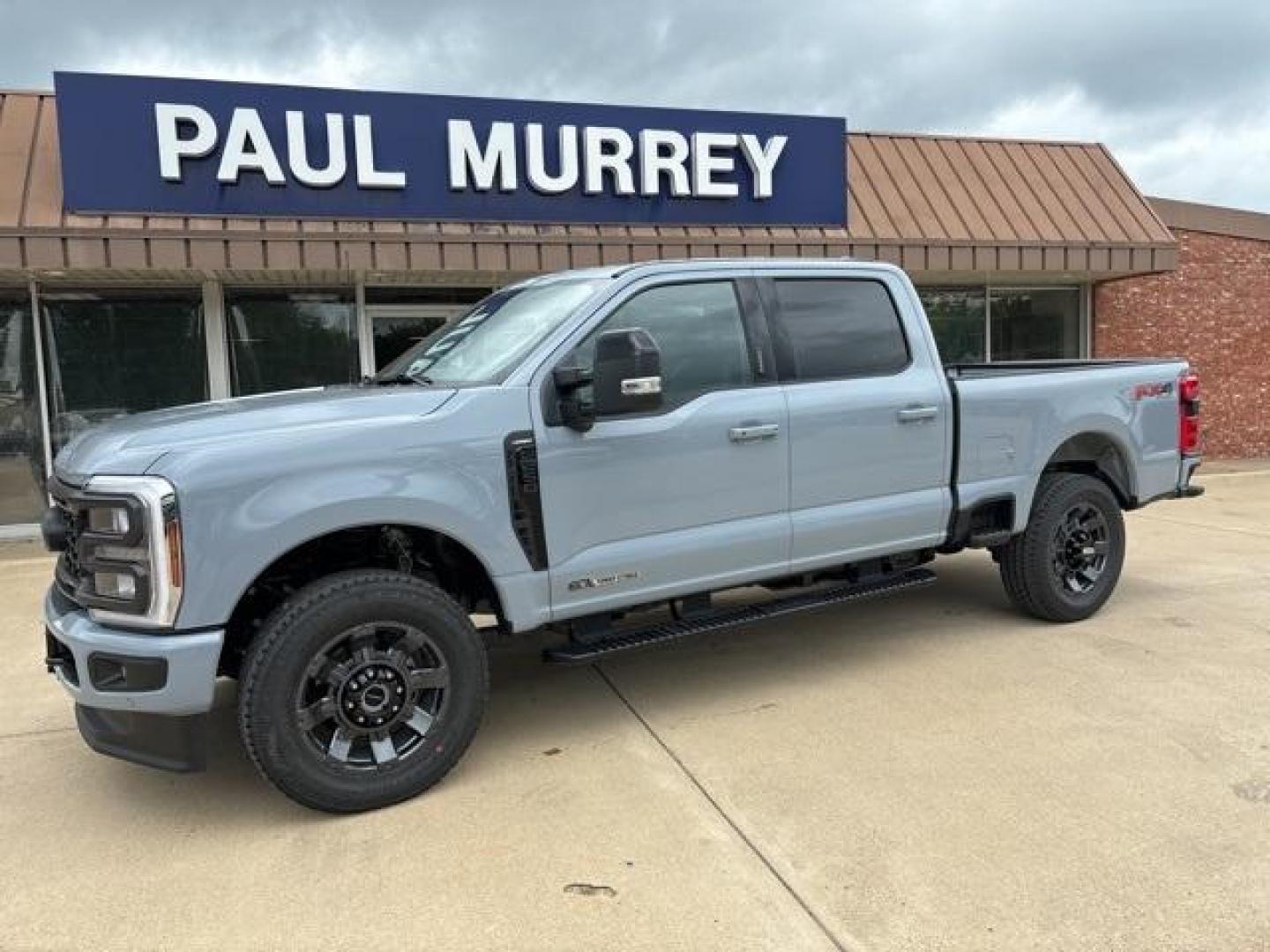 2024 Glacier Gray Metallic Tri-Coat /Black Onyx Ford F-250SD Lariat (1FT8W2BT9RE) with an Power Stroke 6.7L V8 DI 32V OHV Turbodiesel engine, Automatic transmission, located at 1105 E Mulberry, Kaufman, TX, 75142, (972) 962-2151, 32.589550, -96.300926 - Glacier Gray Metallic Tri-Coat 2024 Ford F-250SD 4D Crew Cab Lariat 4WD 10-Speed Automatic Power Stroke 6.7L V8 DI 32V OHV Turbodiesel 4WD.<br><br><br>Please call Paul Murrey Ford Inc. In Kaufman Texas A Family Dealership Since 1952 Serving the Dallas Fort Worth and East Texas areas for over 70 year - Photo#2