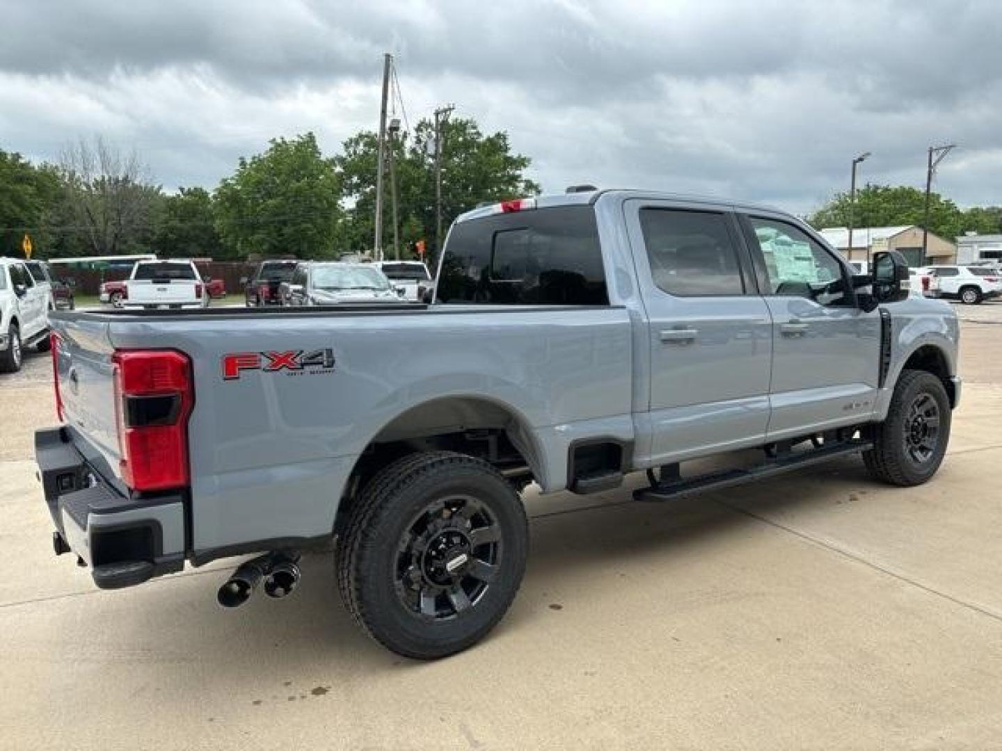 2024 Glacier Gray Metallic Tri-Coat /Black Onyx Ford F-250SD Lariat (1FT8W2BT9RE) with an Power Stroke 6.7L V8 DI 32V OHV Turbodiesel engine, Automatic transmission, located at 1105 E Mulberry, Kaufman, TX, 75142, (972) 962-2151, 32.589550, -96.300926 - Glacier Gray Metallic Tri-Coat 2024 Ford F-250SD 4D Crew Cab Lariat 4WD 10-Speed Automatic Power Stroke 6.7L V8 DI 32V OHV Turbodiesel 4WD.<br><br><br>Please call Paul Murrey Ford Inc. In Kaufman Texas A Family Dealership Since 1952 Serving the Dallas Fort Worth and East Texas areas for over 70 year - Photo#5